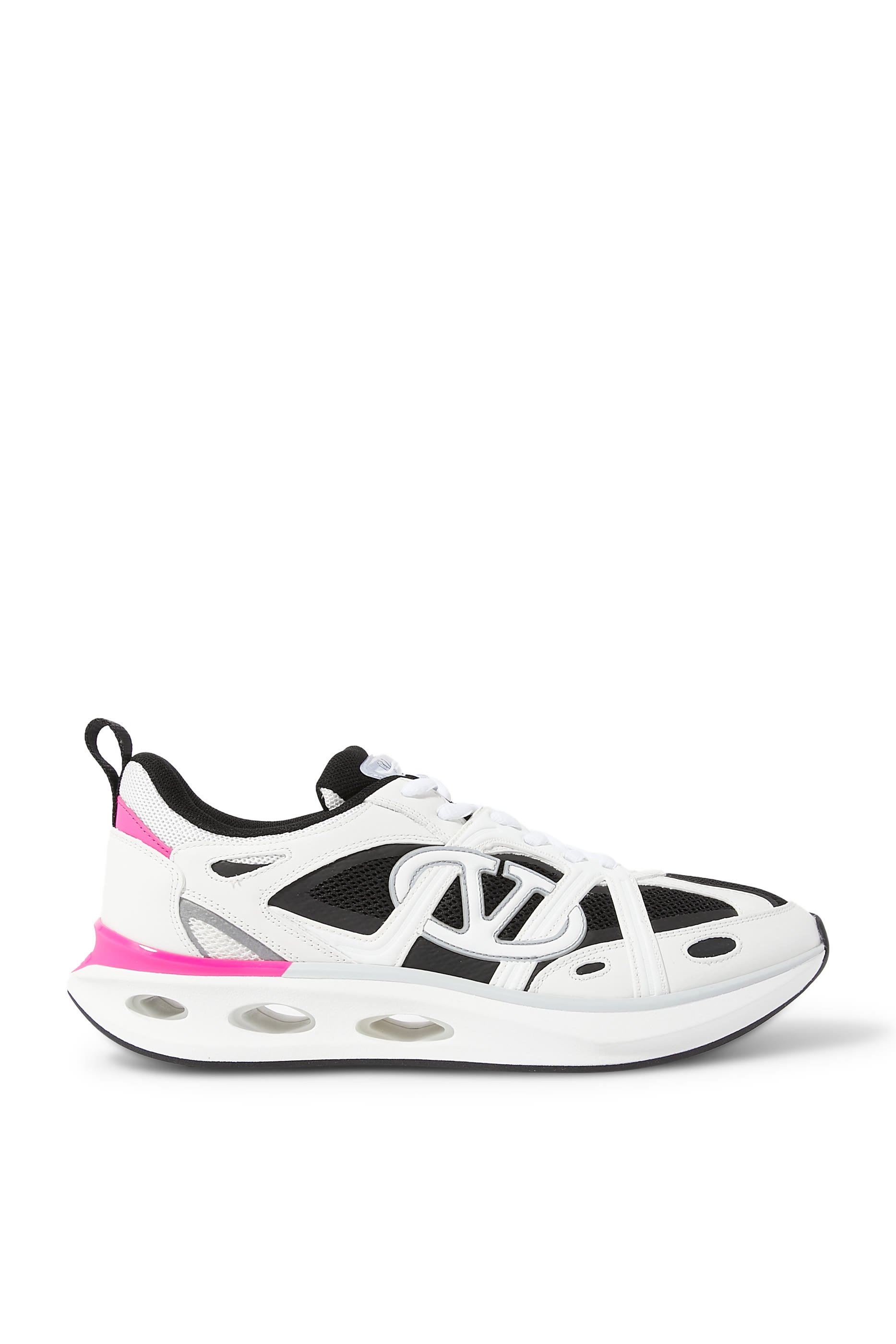 سنيكرز إيزيجوغ بشعار الماركة