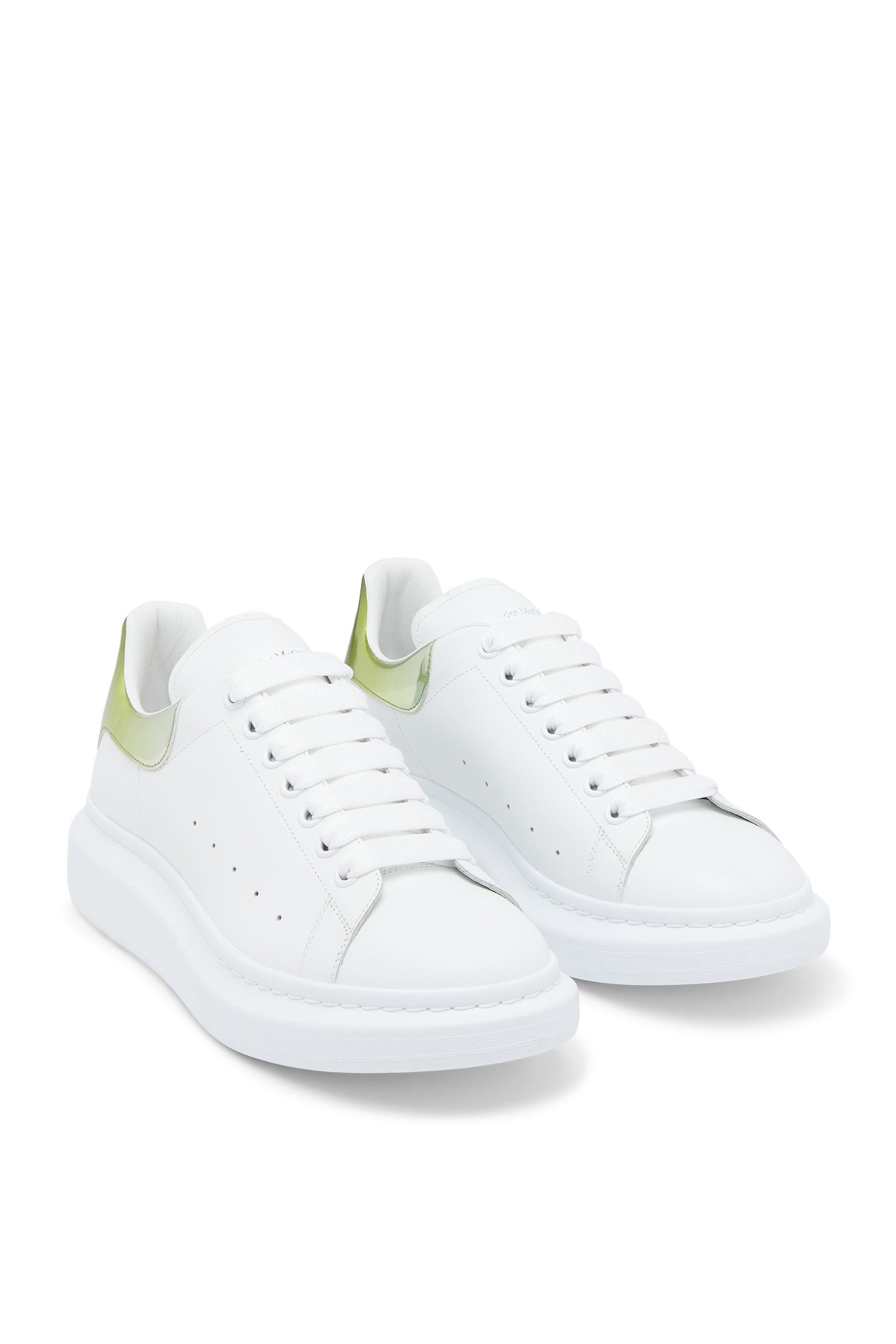 سنيكرز بنعل عريض