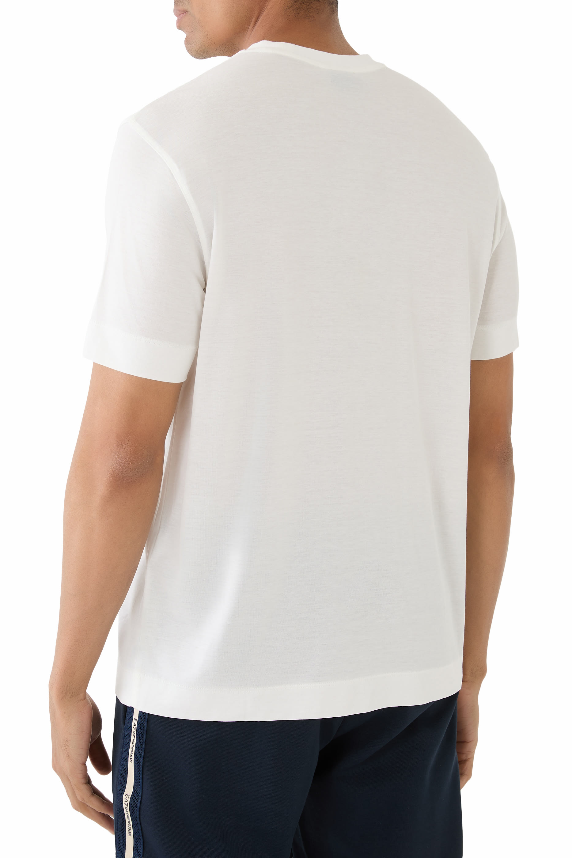 تيشيرت بشعار النسر بتصميم قلب