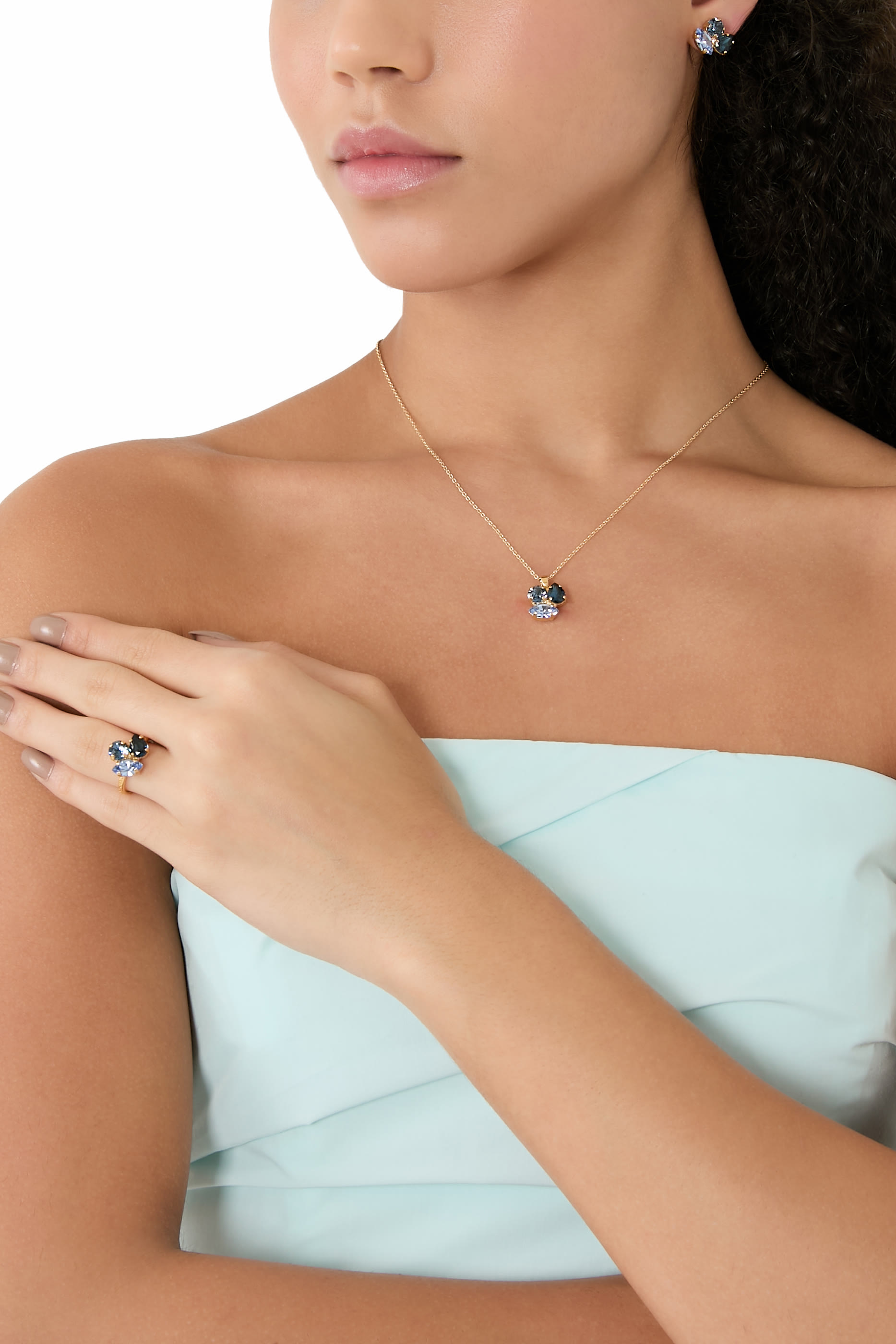 أقراط انا مرصعة بكريستال سواروفسكي، نحاس مطلي بذهب عيار 18