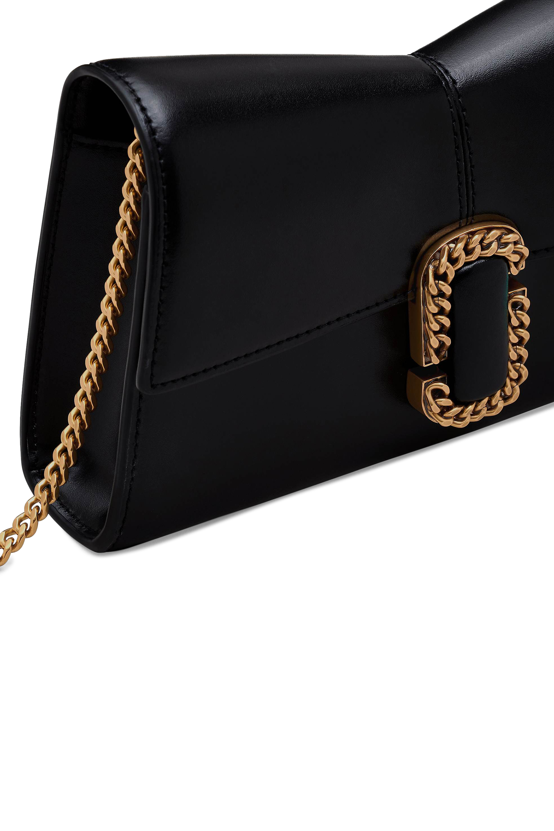 محفظة بسلسلة