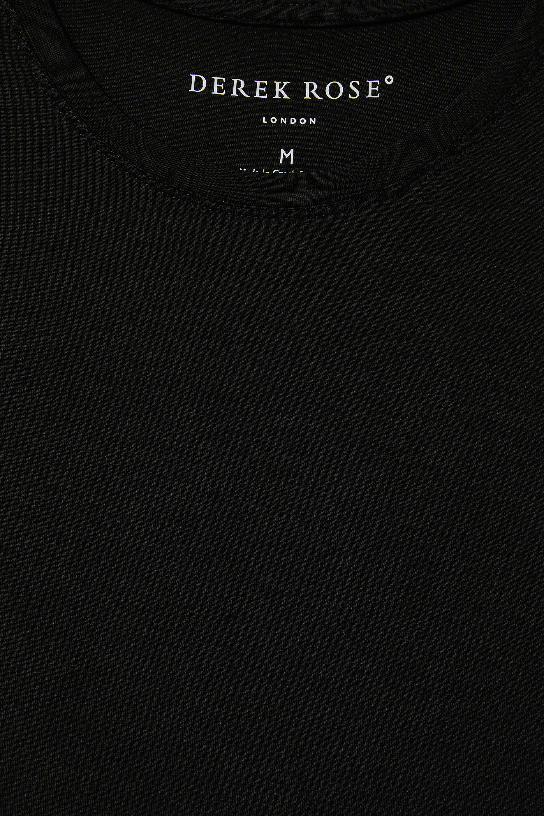 تي شيرت بلون سادة