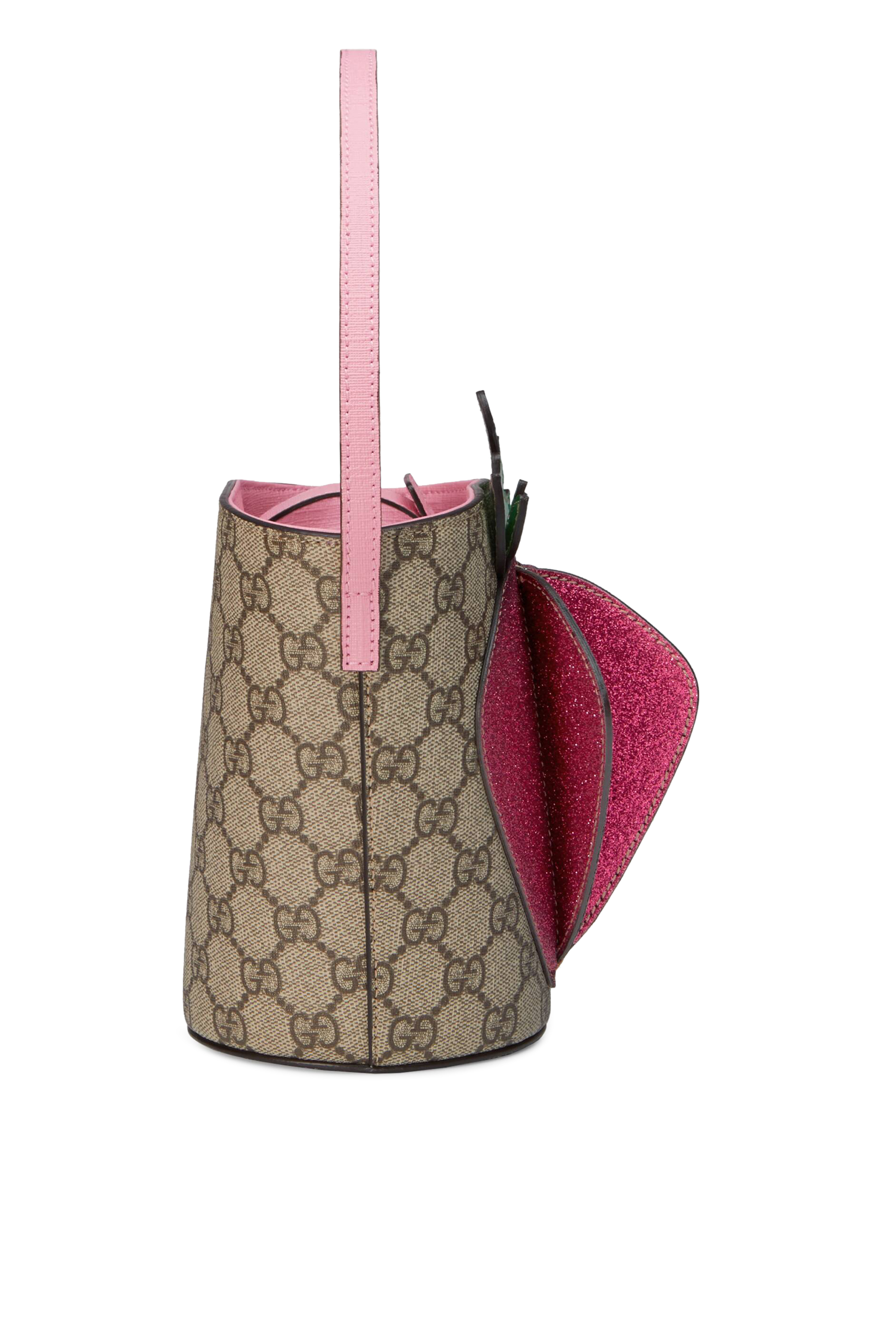 حقيبة باكيت بشكل فراولة