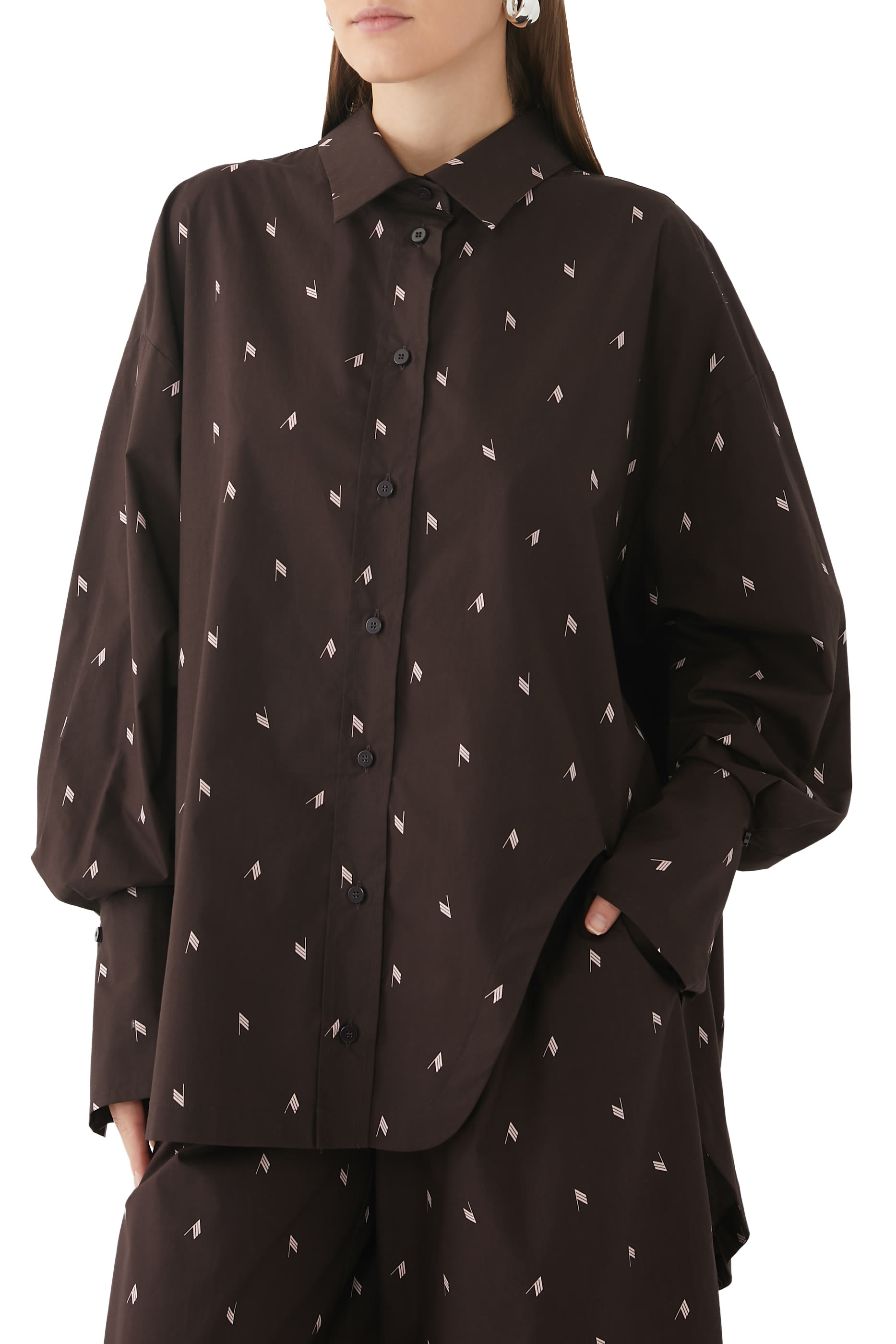 قميص ديانا بشعار الماركة