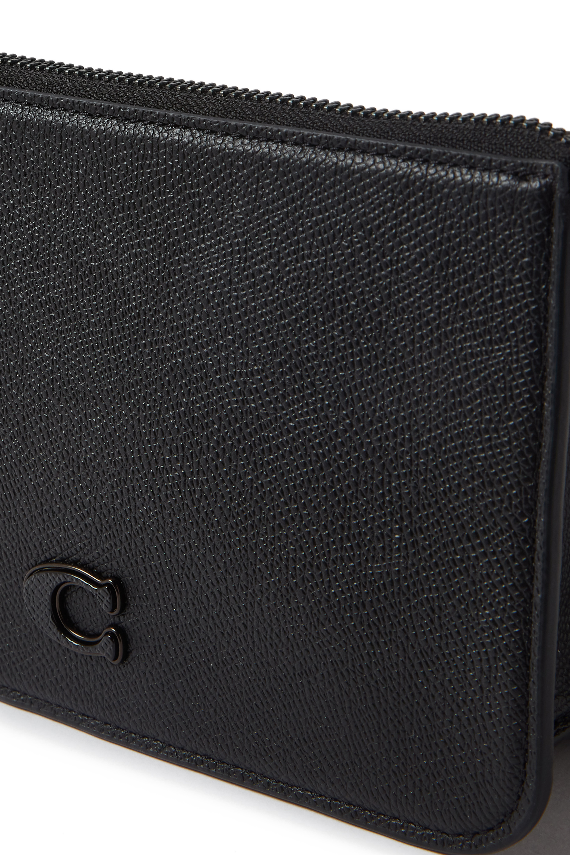 حقيبة صغيرة جلد