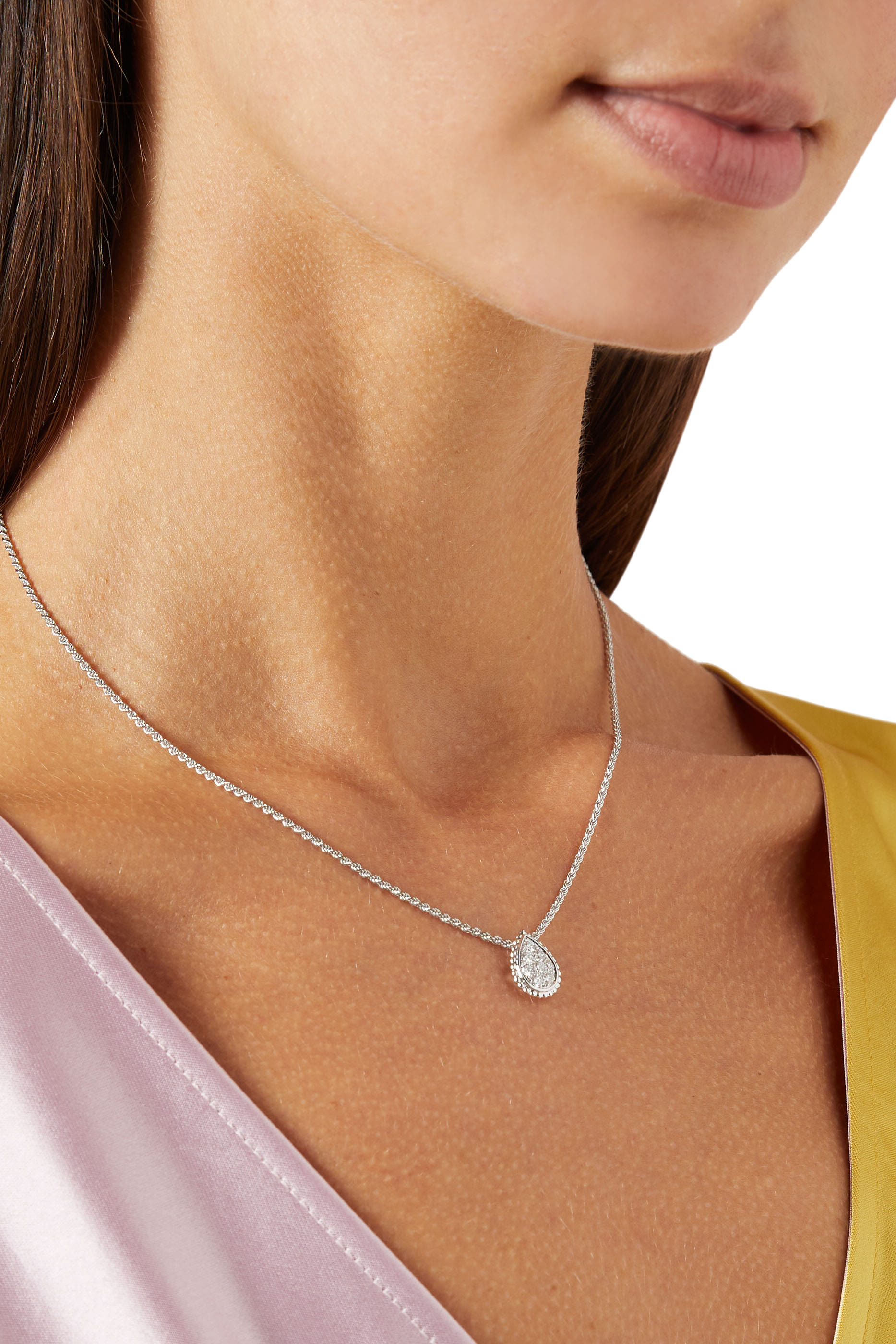 قلادة سيربنت بوهيم بدلاية مرصعة بالماس مقاس S