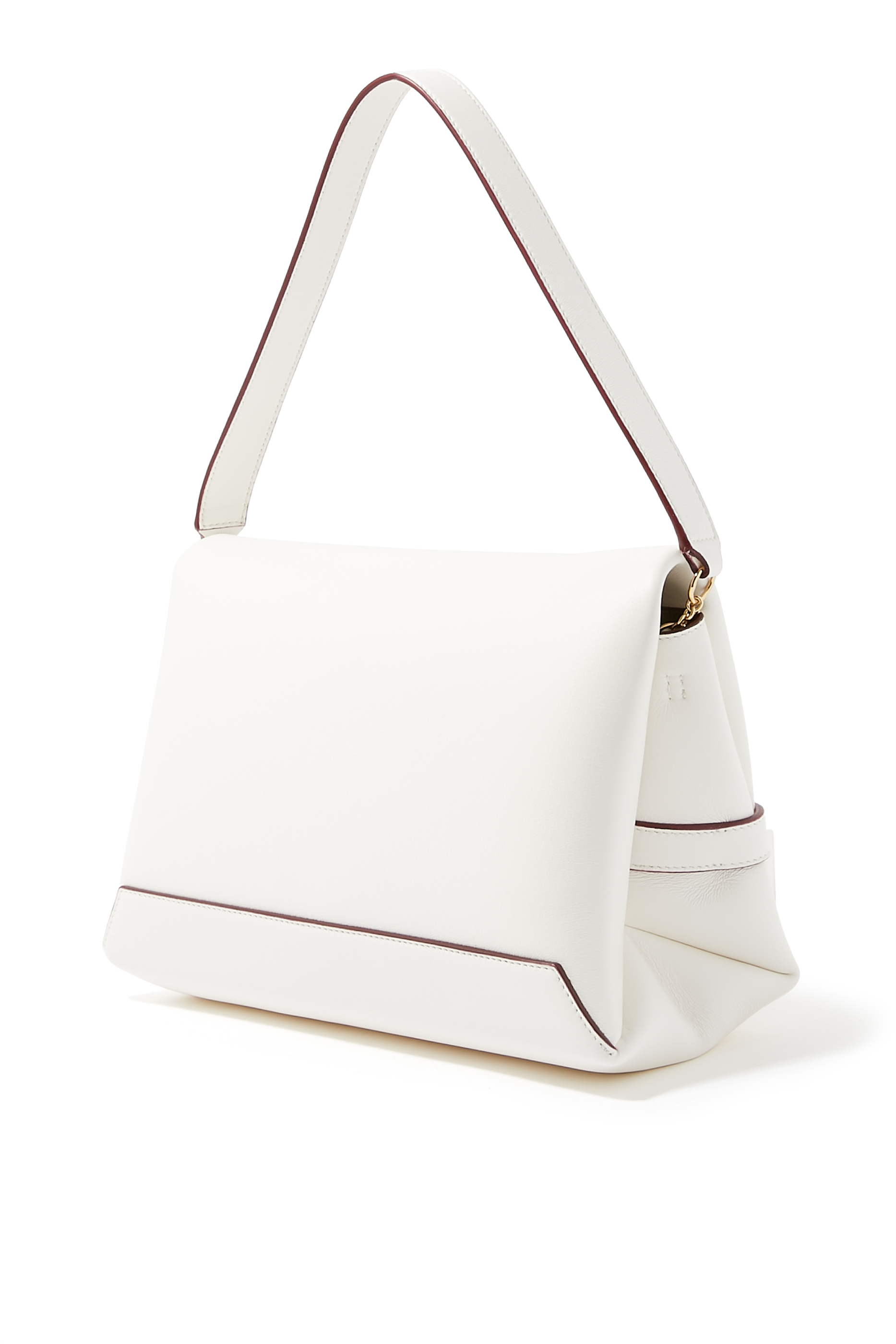 حقيبة صغيرة بحمالة وسلسلة