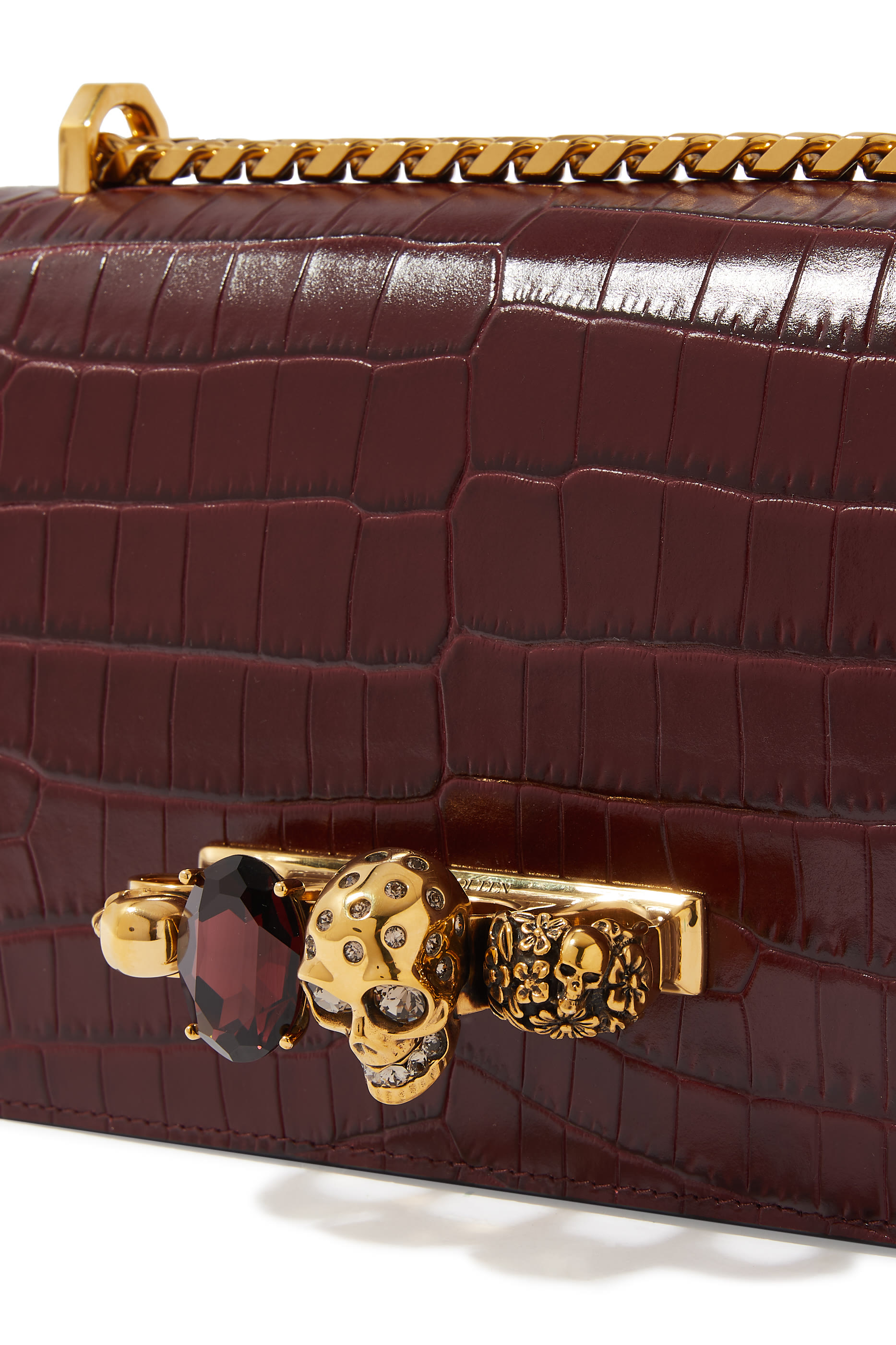 حقيبة ساتشل صغيرة مرصعة بالجواهر