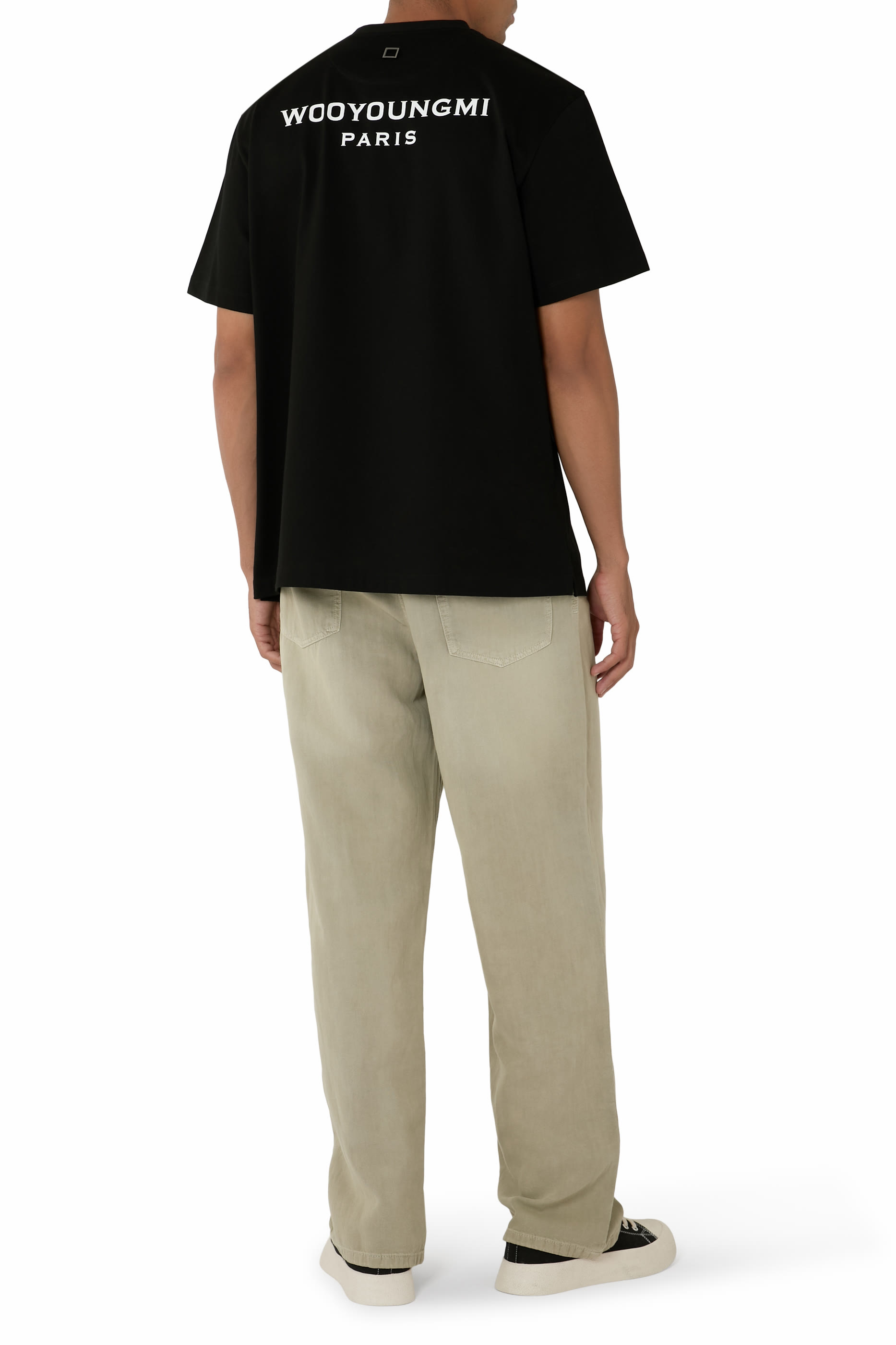 تيشيرت بشعار الماركة في الخلف قطن