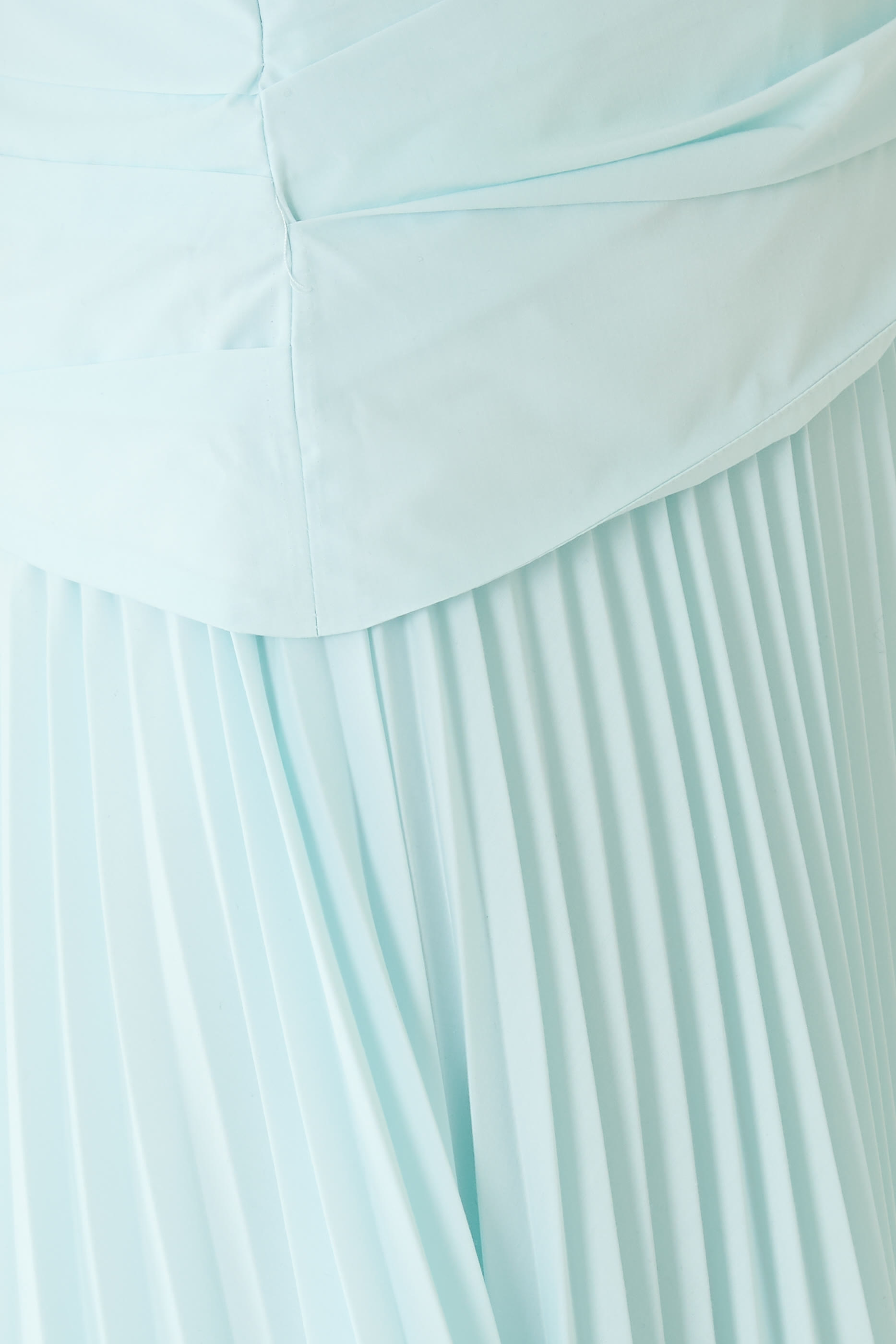 فستان ايري بصدرية بطيات