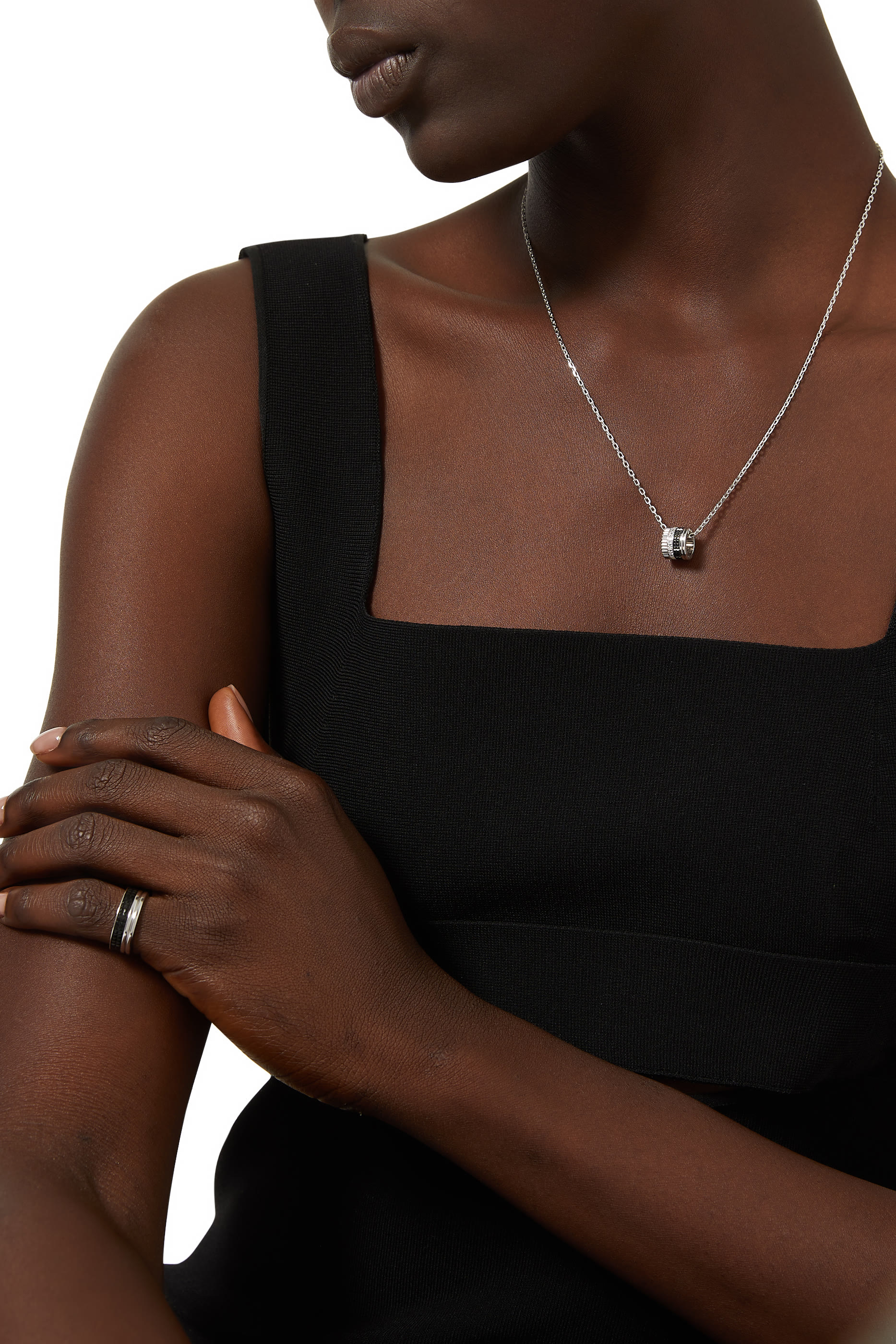 قلادة كاتر بإصدار بلاك 