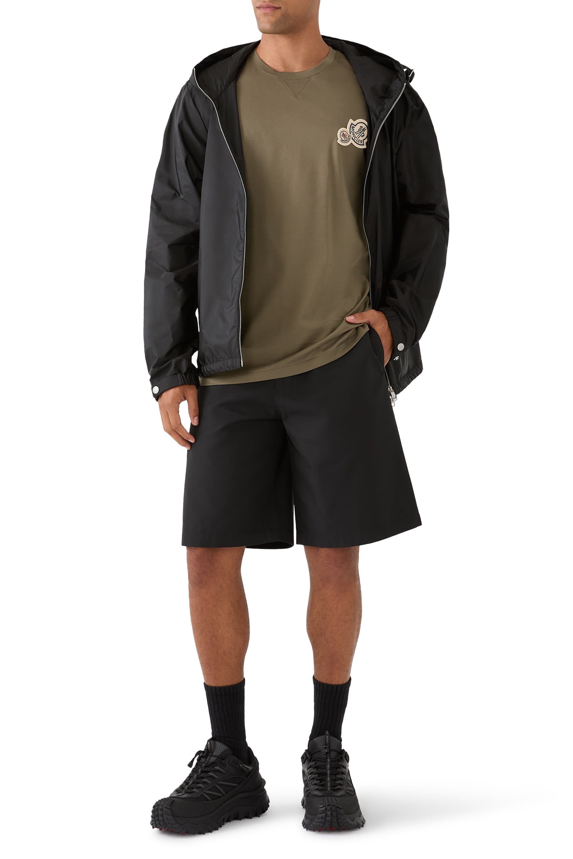 تيشيرت برقعة مزدوجة بشعار الماركة قطن