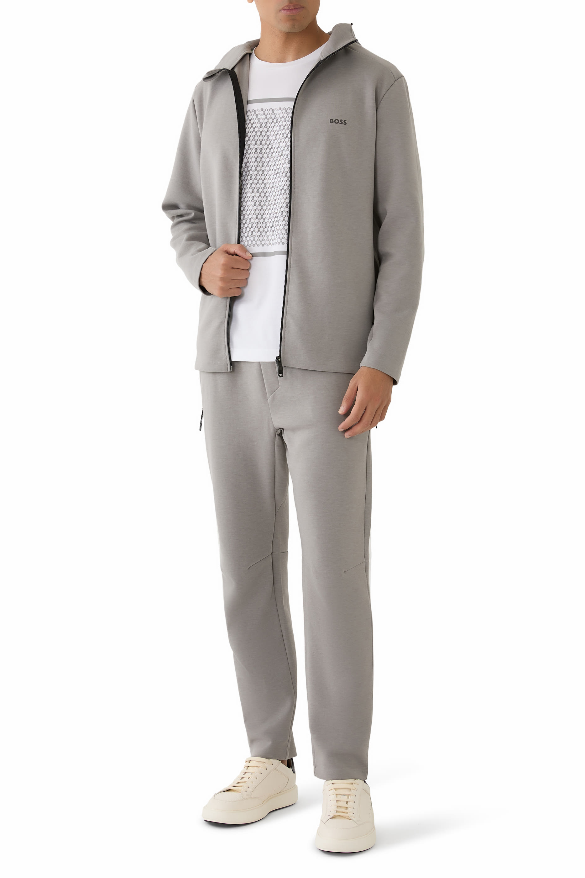 جاكيت رياضي بغطاء رأس خامات تتحكم في الروائح