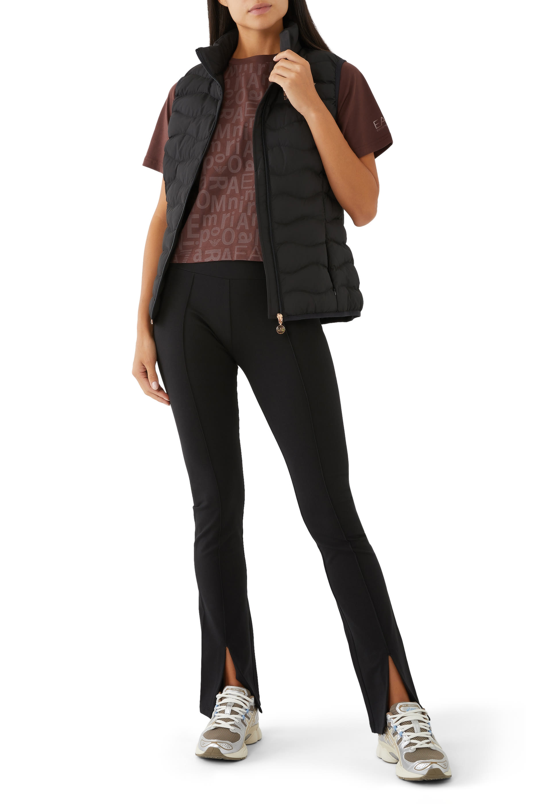 بنطال برشيوس بفتحة وشعار حرفي الماركة