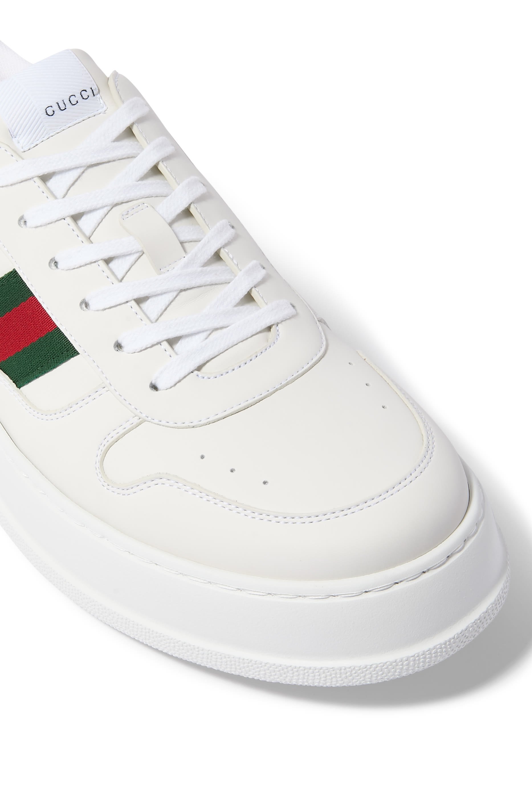 سنيكرز بنعل سميك