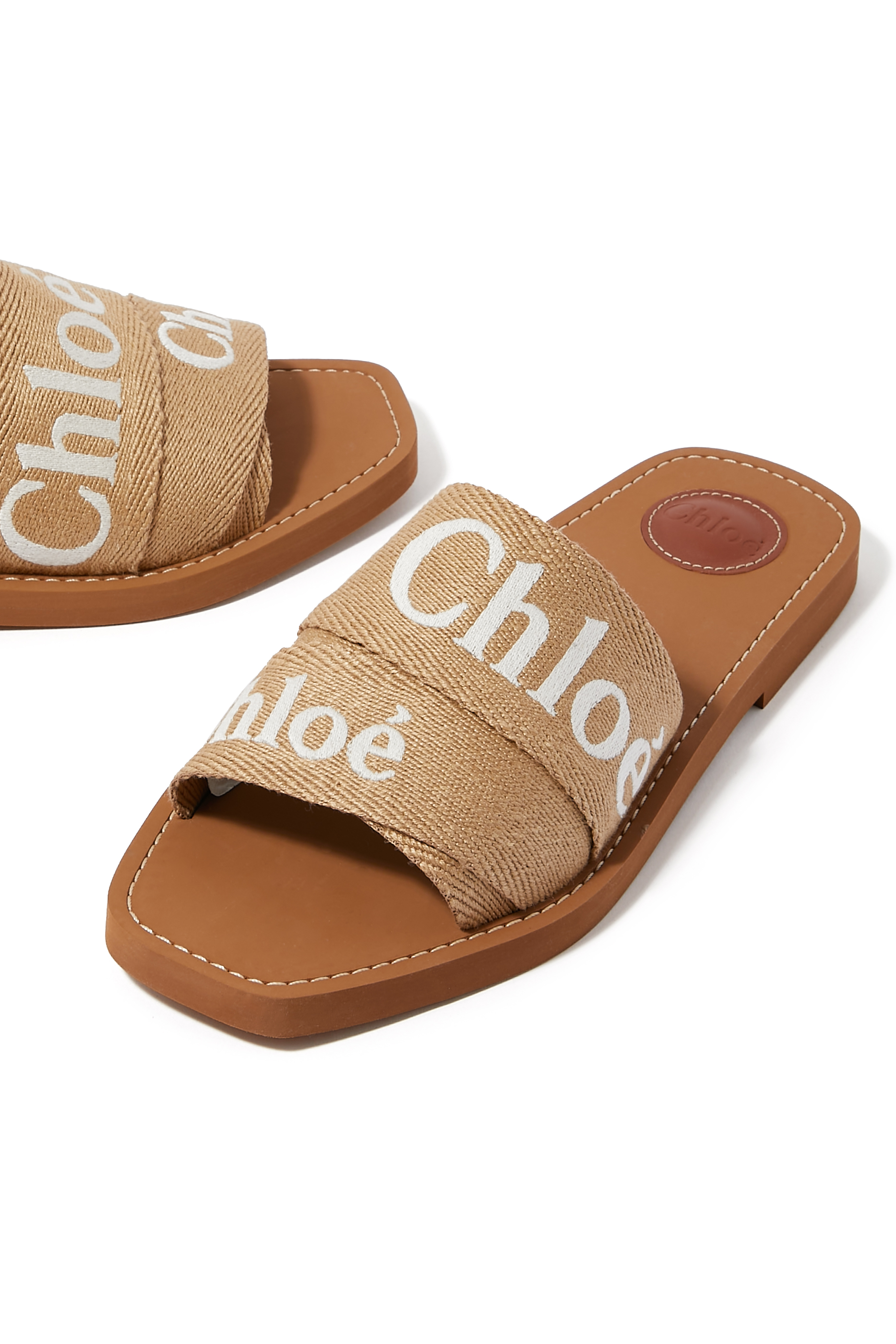 حذاء مفتوح وودي بكعب مسطح كتان