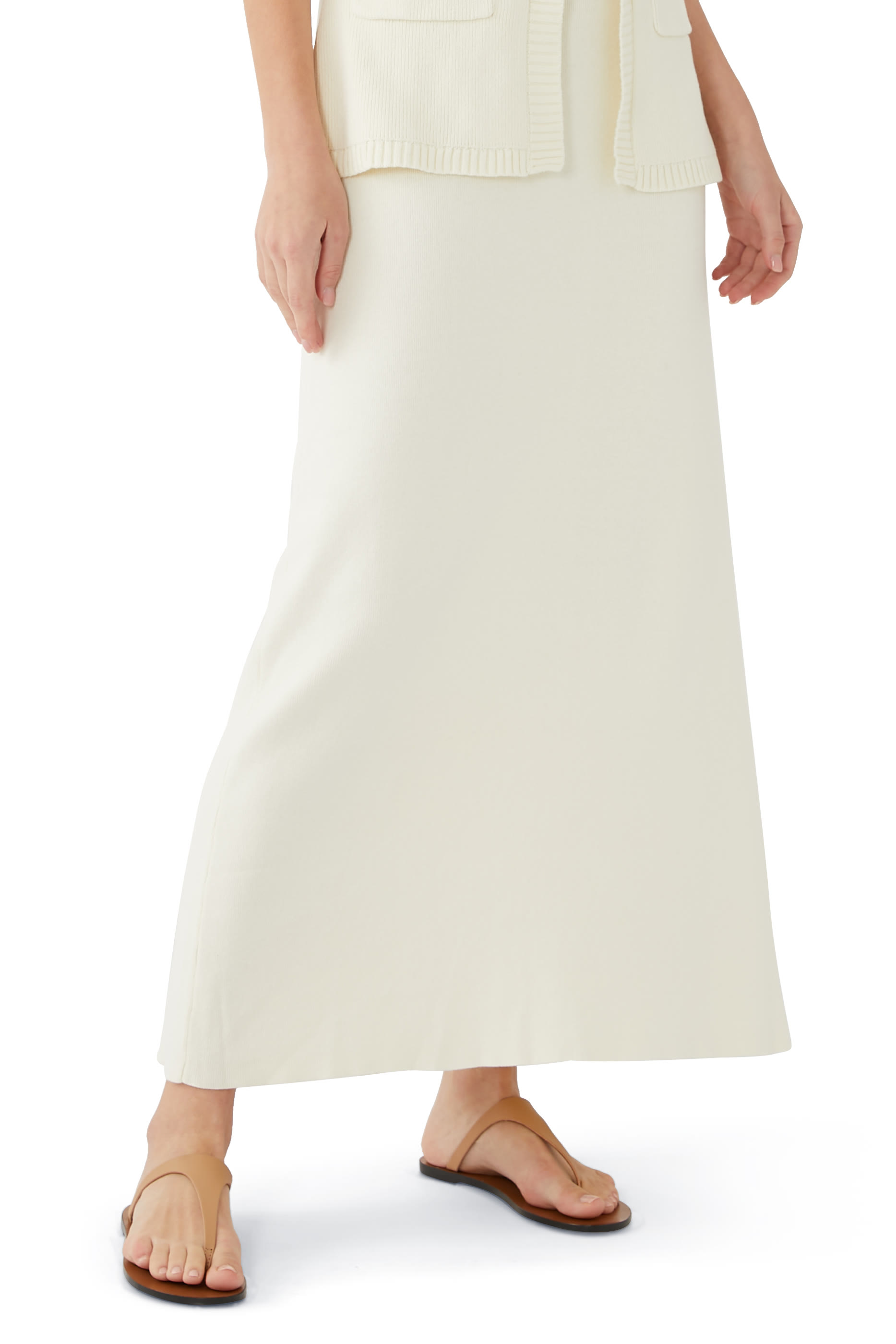 صندل بيشي بتصميم ثونغ بنعل مسطح