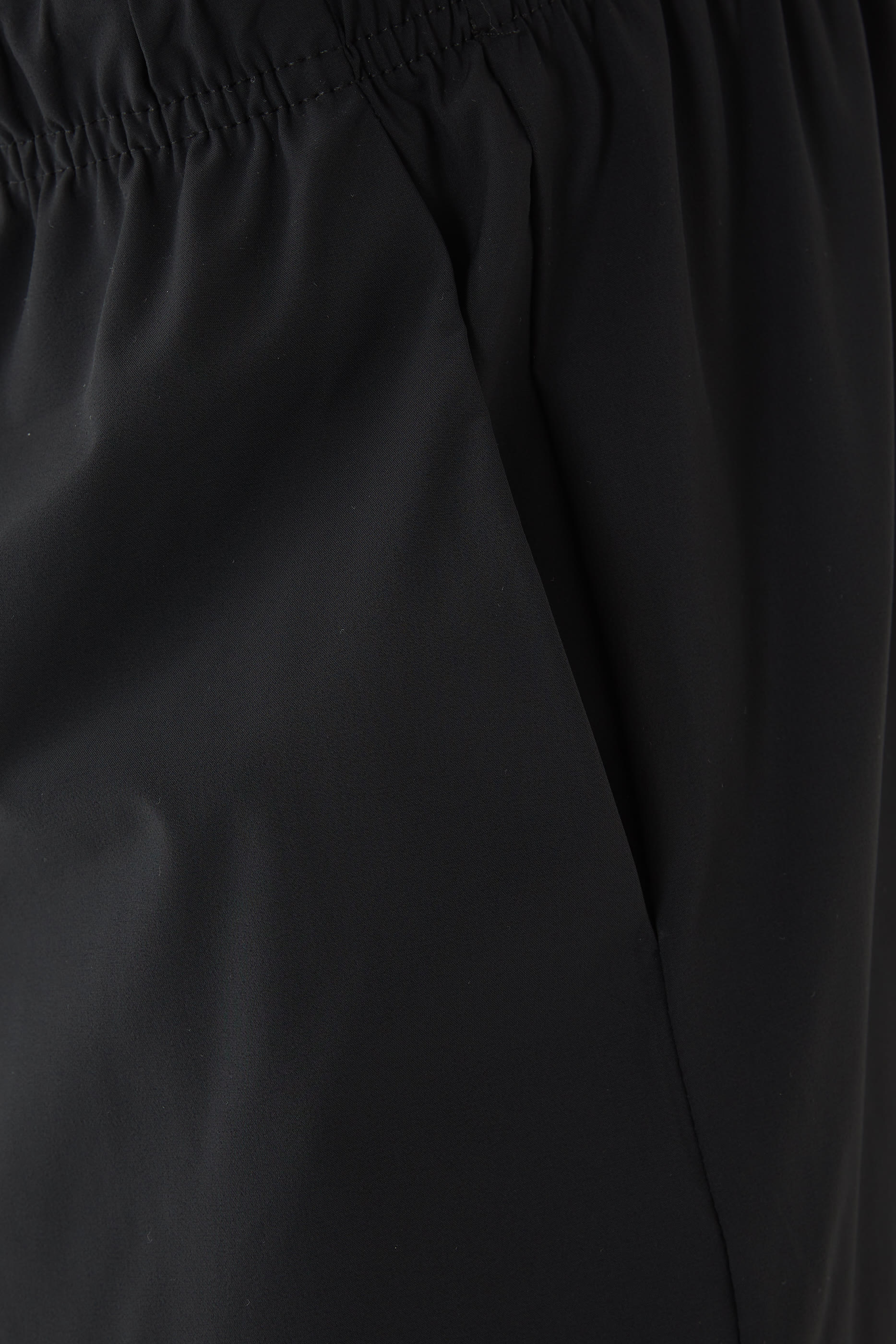 شورت اسنشالز بقصة مريحة