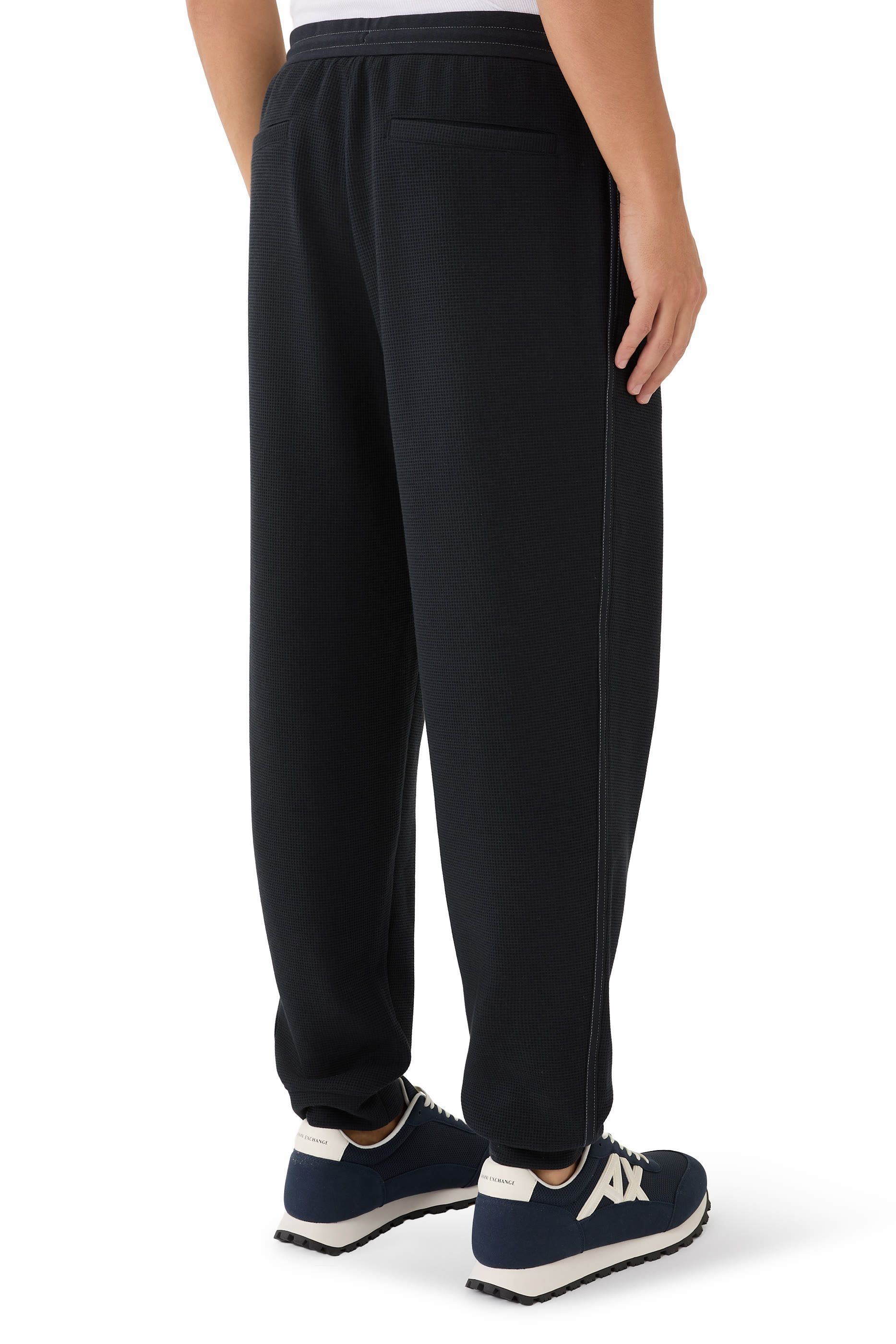 بنطال رياضي بشعار الماركة