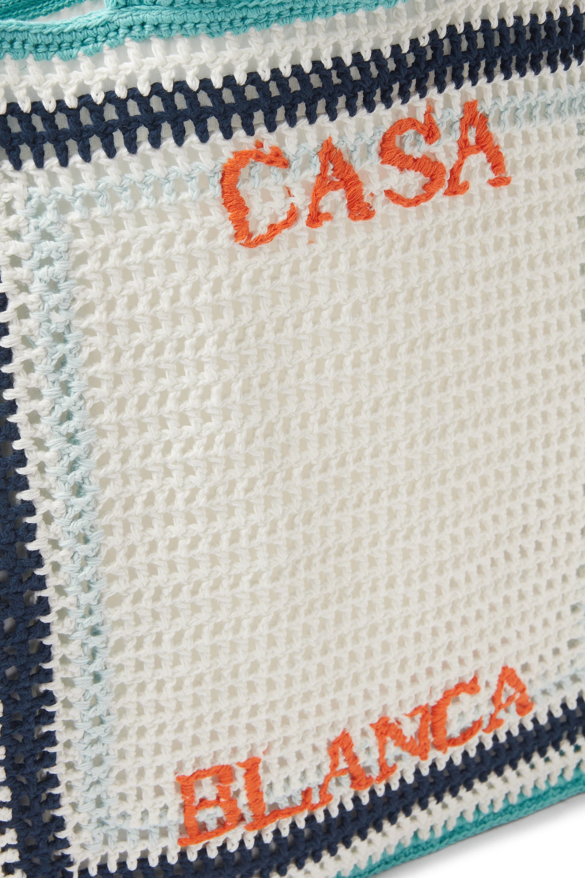 حقيبة كروشيه بخطوط