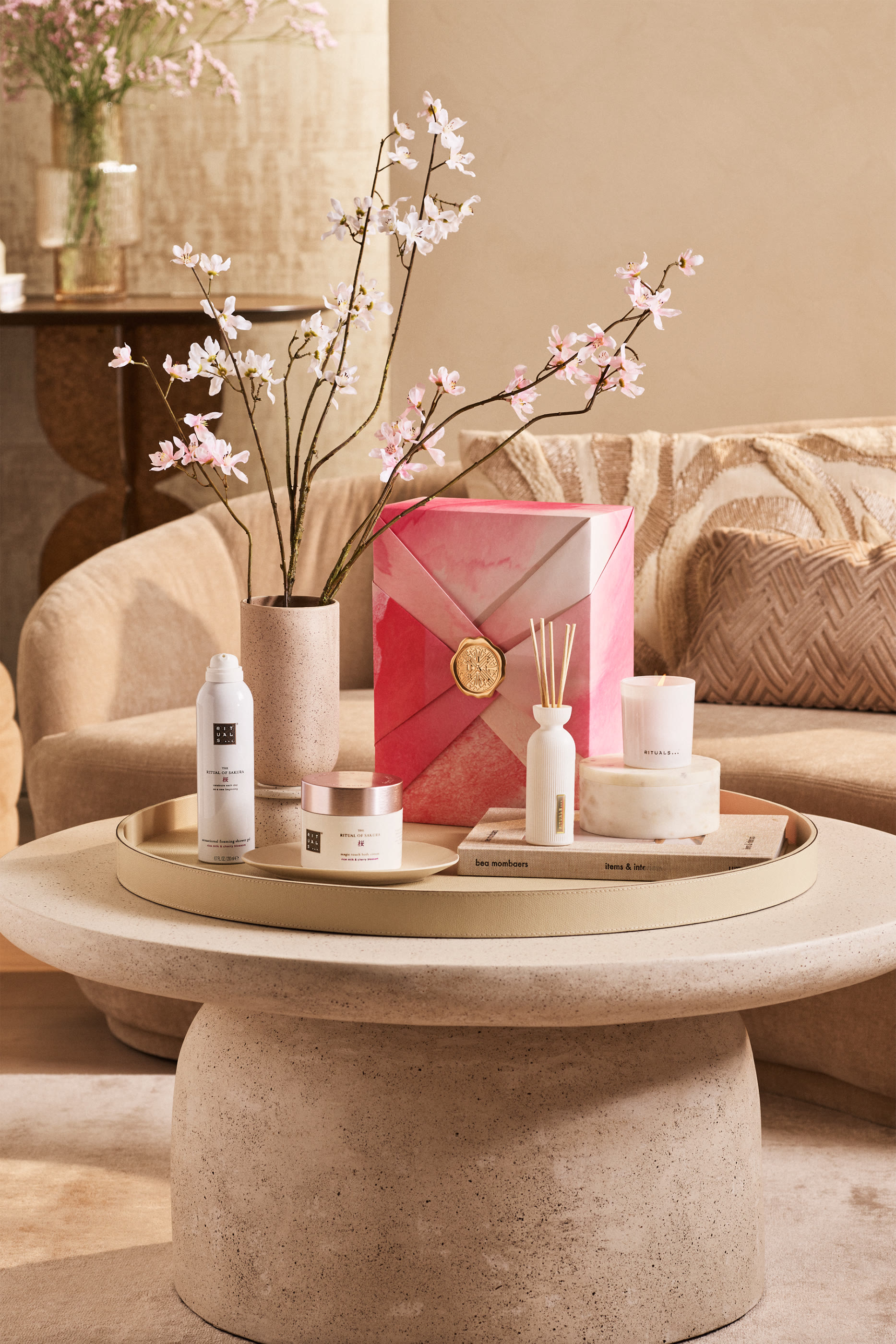 مجموعة هدايا ذا ريتوال اوف ساكورا بمقاس كبير