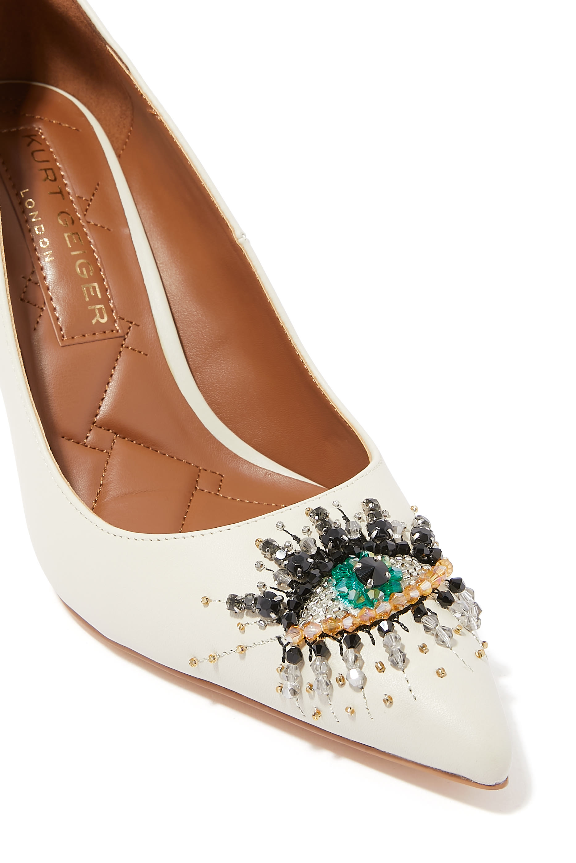 حذاء كلاسيك بلغرافيا 85 بنقشة عين حسود