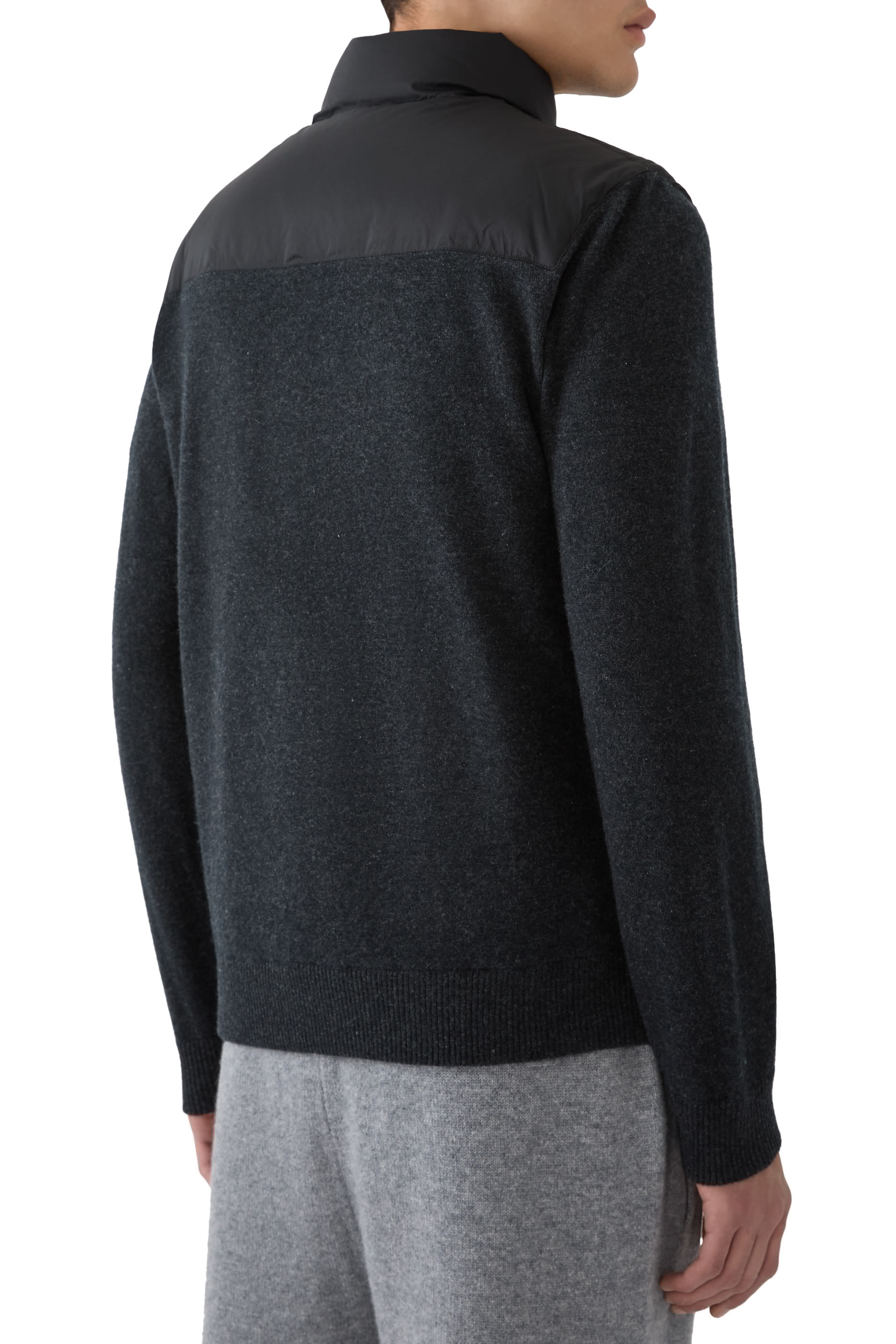 كنزة بسحاب أمامي ولونين وتصميم مبطن بالزغب