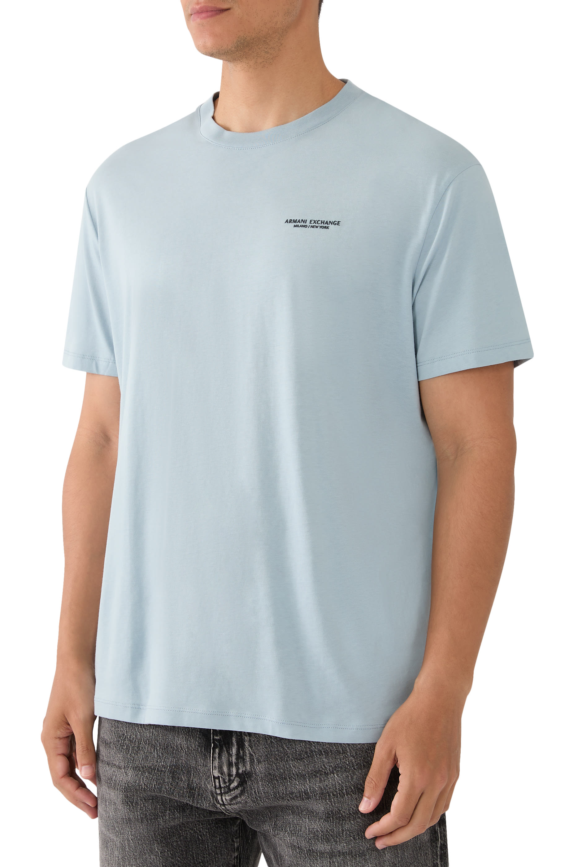 تيشيرت بشعار الماركة