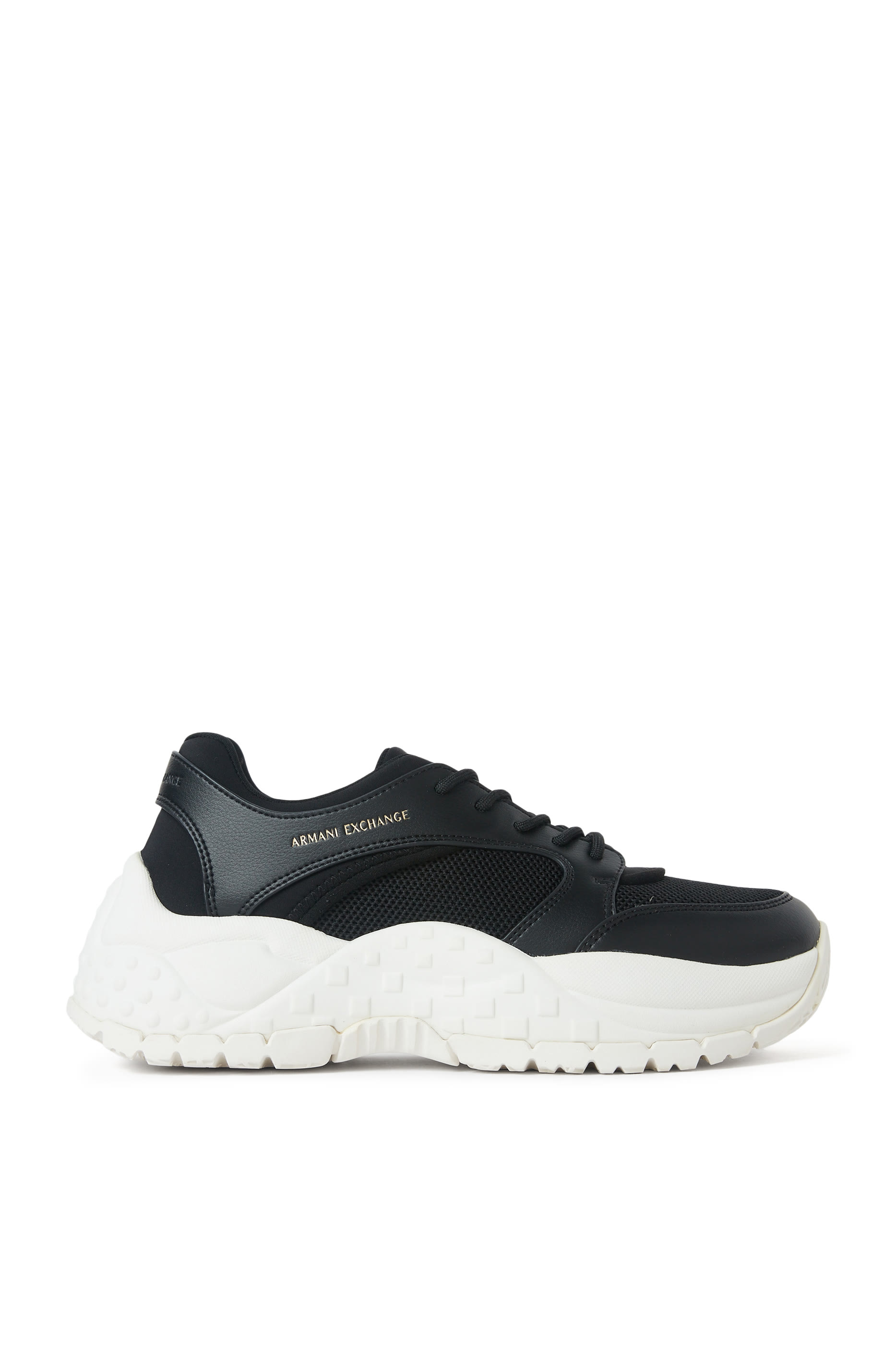 سنيكرز بشعار الماركة قماش معالج