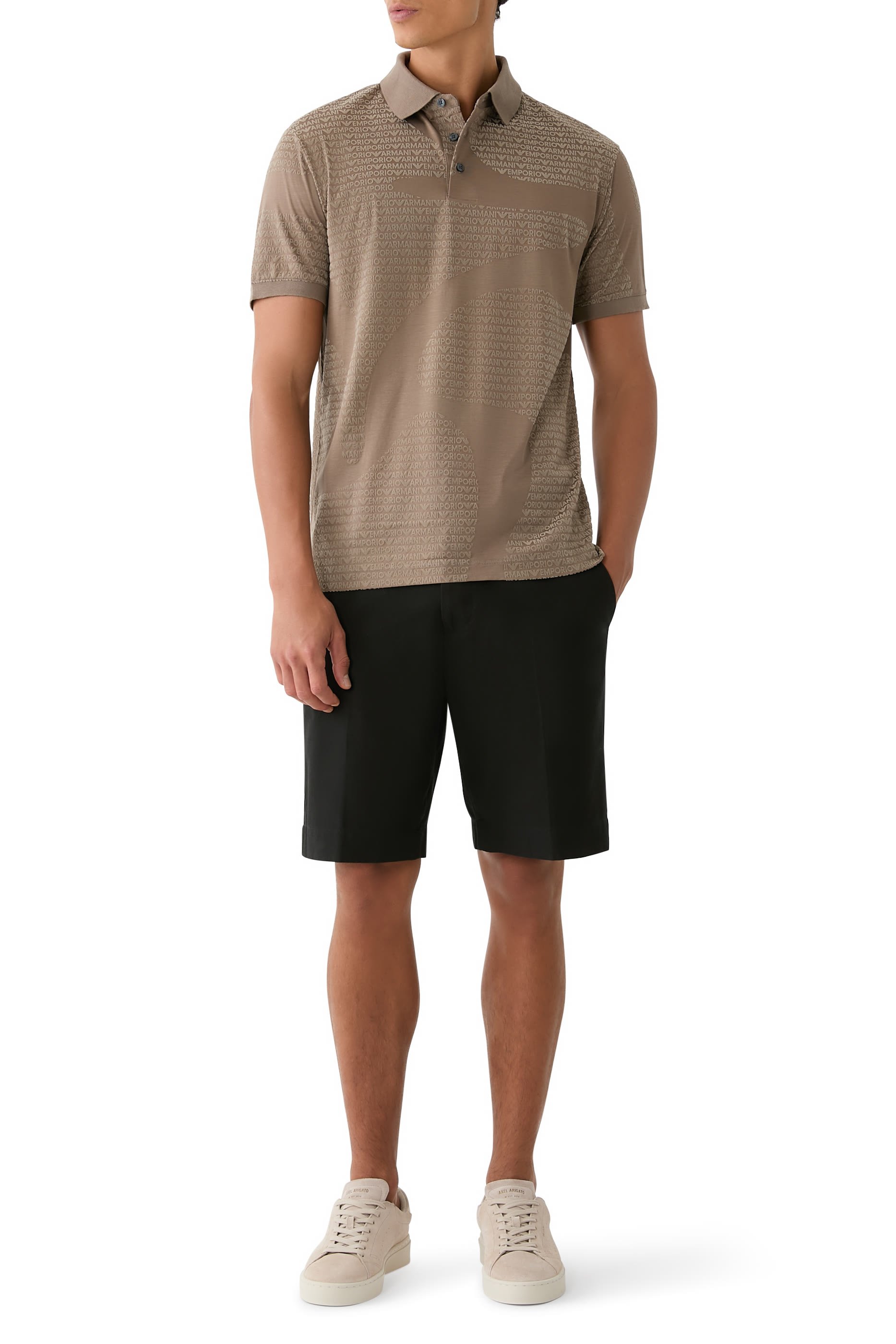 قميص بولو بشعار الماركة بالكامل