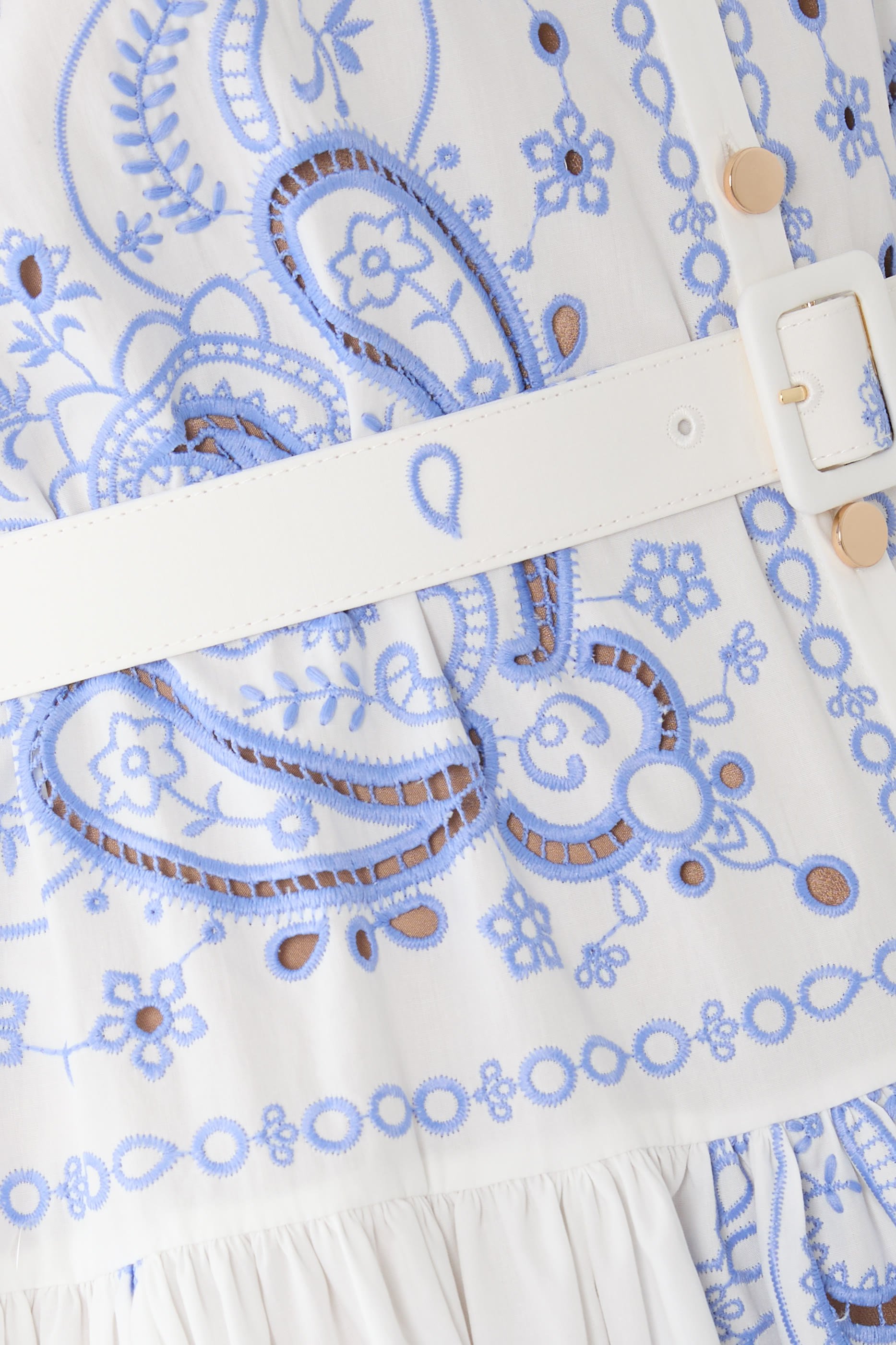 فستان متوسط الطول مطرز