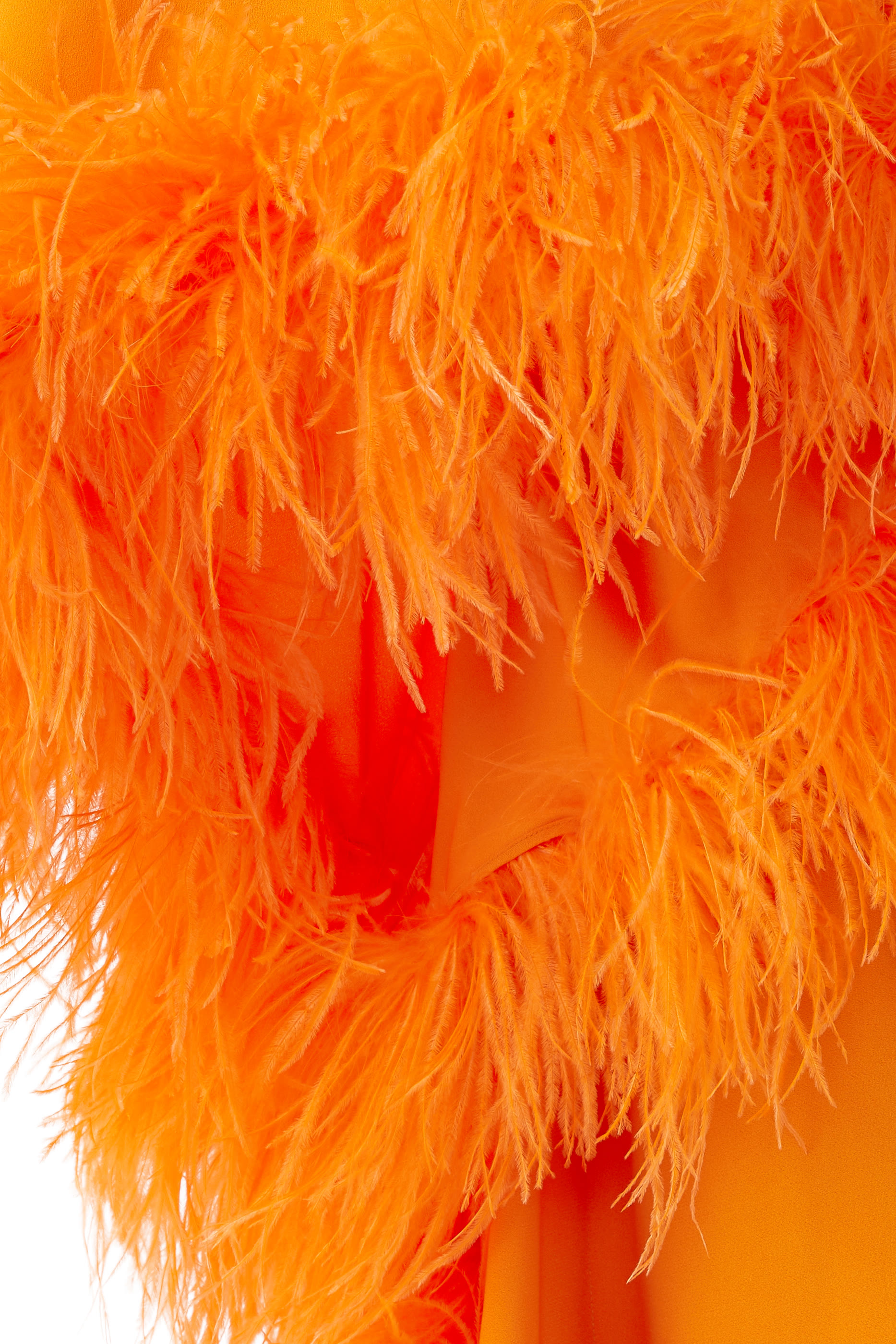 جمبسوت إيبرو مزين بالريش