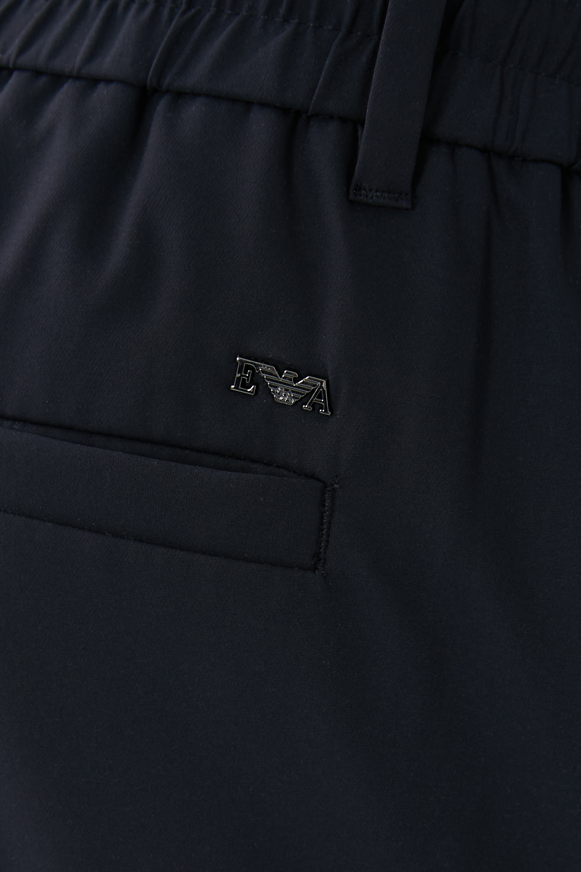 بنطال كوليس مطاطي ضمن تشكيلة السفر