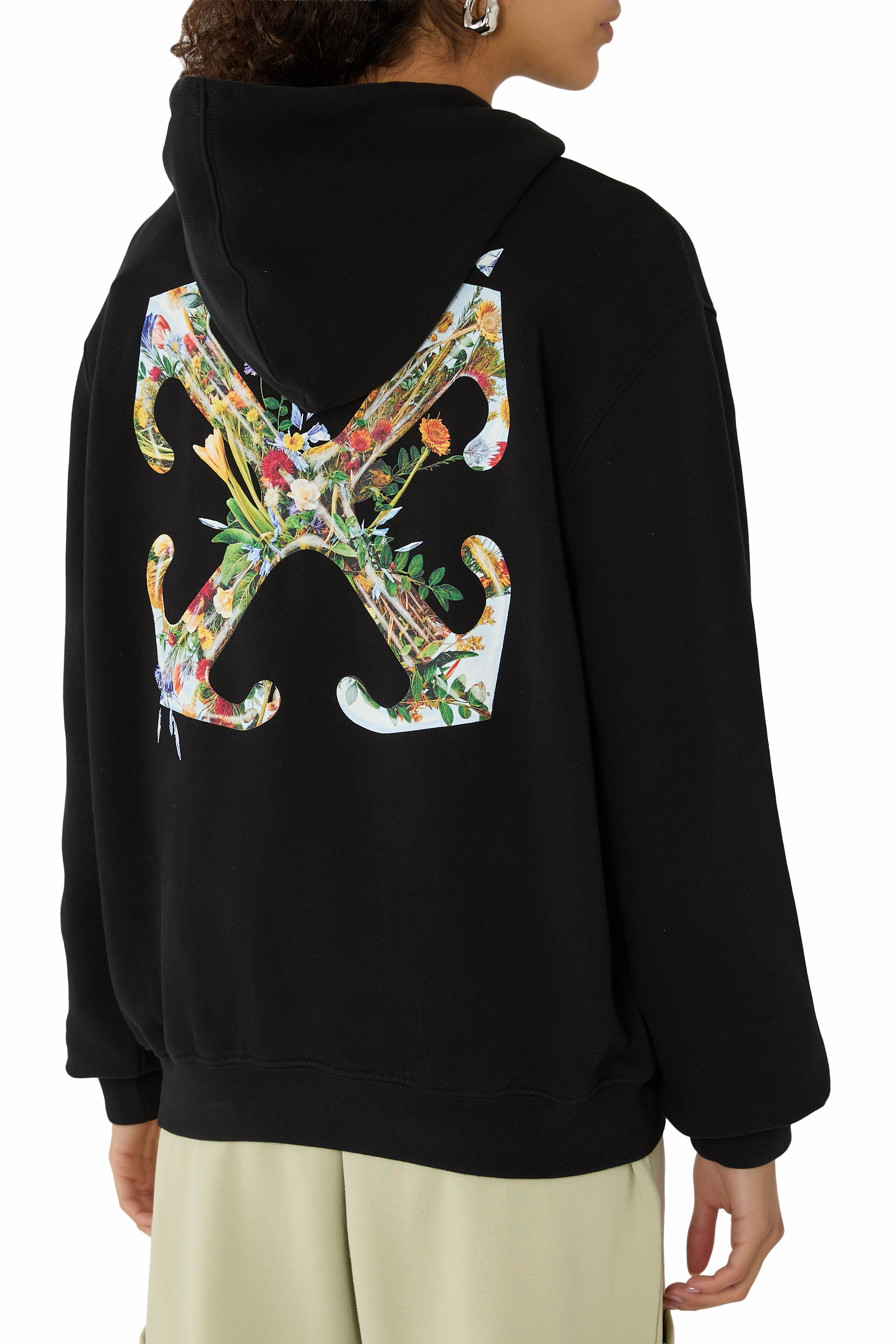 هودي بجيب بنقشة أزهار وشعار السهم