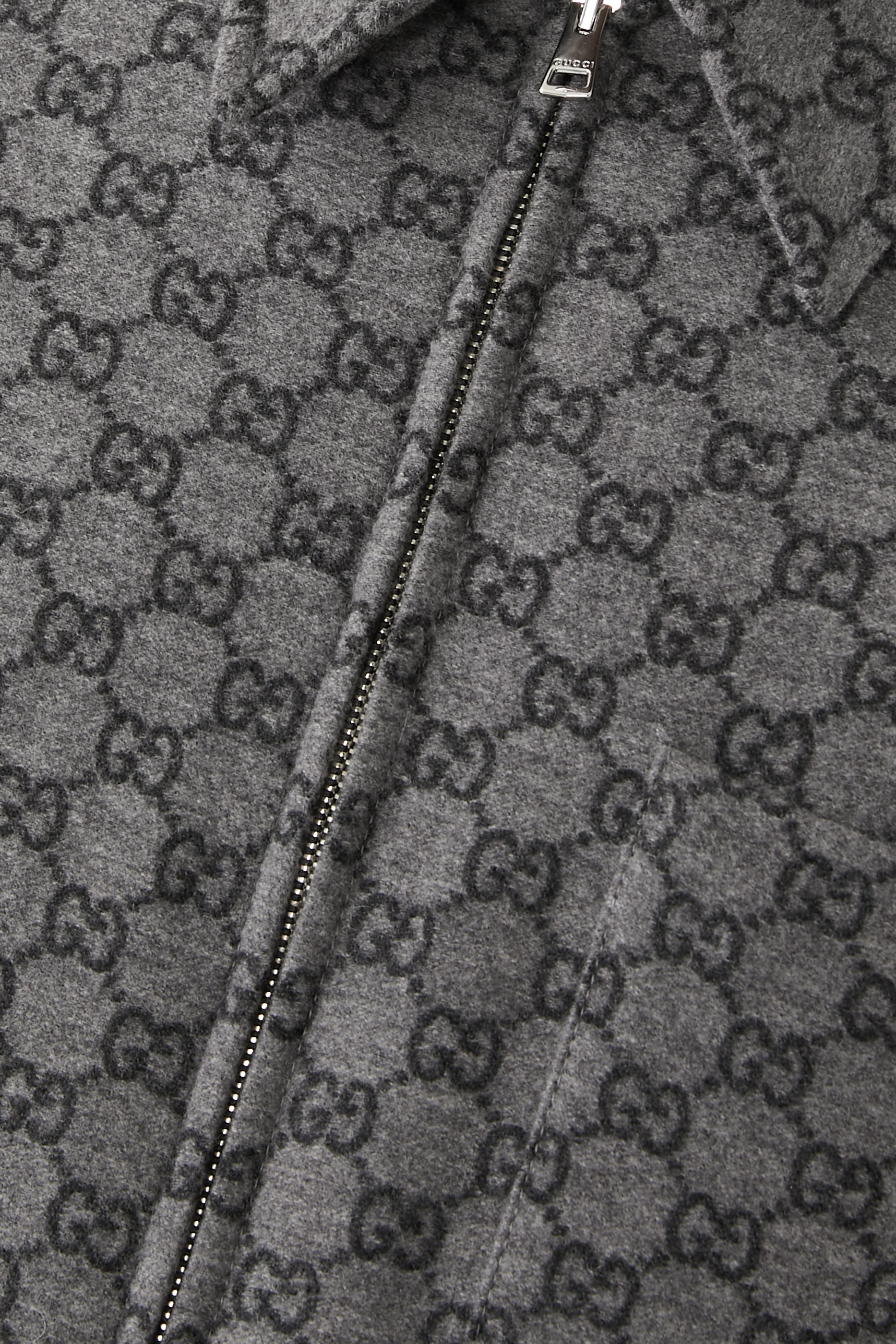 سترة فلانيل بشعار الماركة