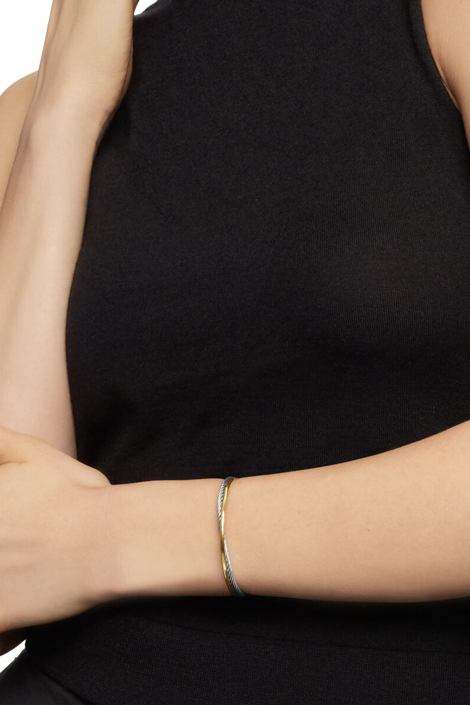 سوار بتصميم متقاطع فضة استرلينية وذهب أصفر عيار 18