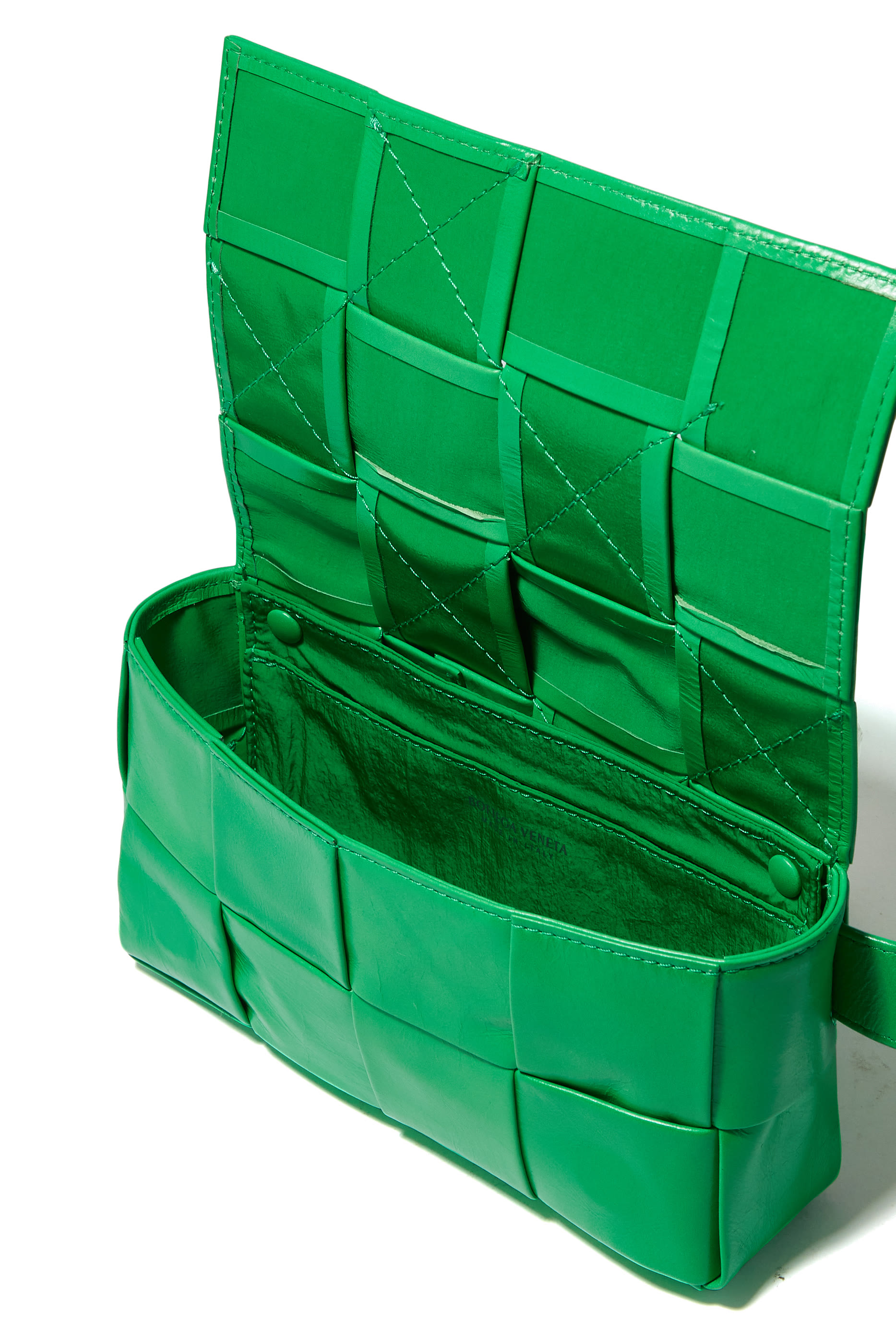 حقيبة خصر كاسيت