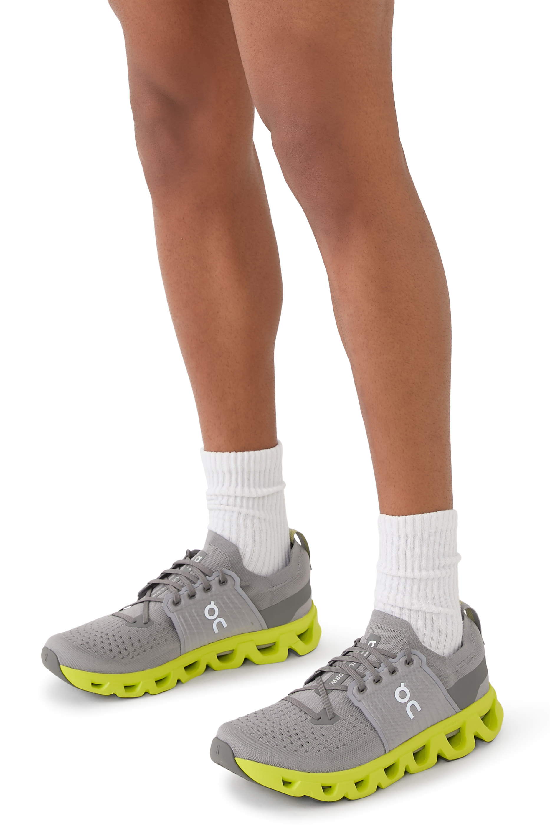 سنيكرز كلاود سويفت 4 للرجال