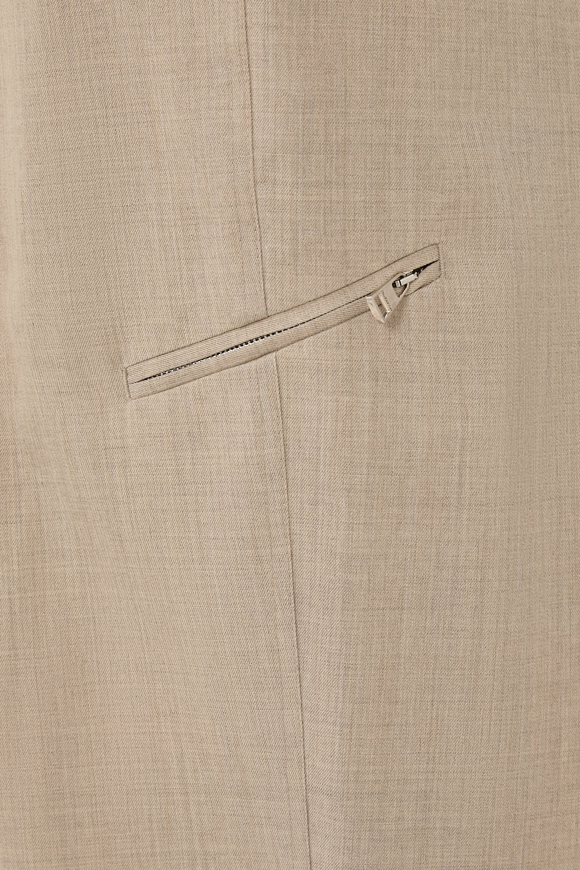 بنطال بقصة مريحة