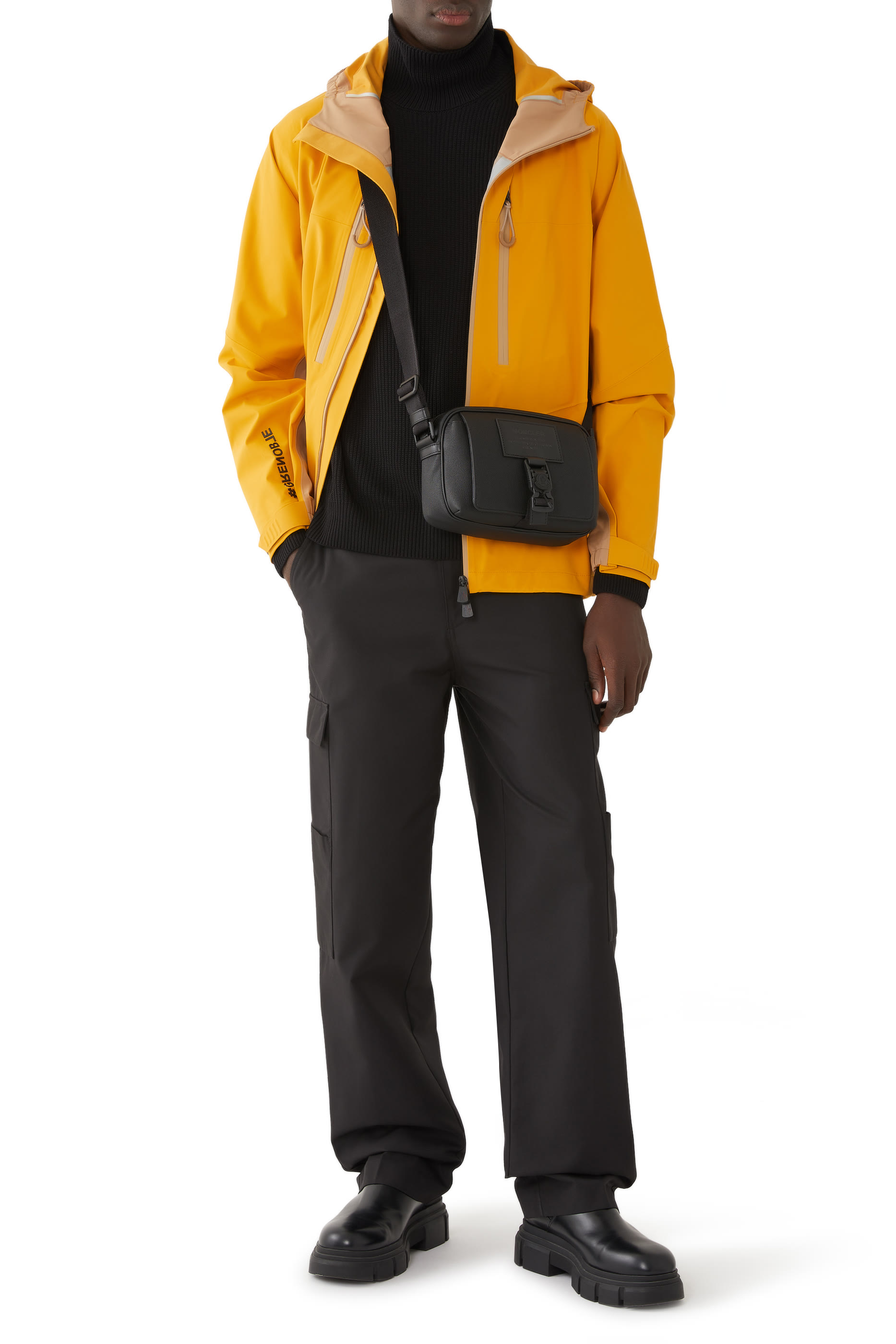 كنزة بياقة عالية