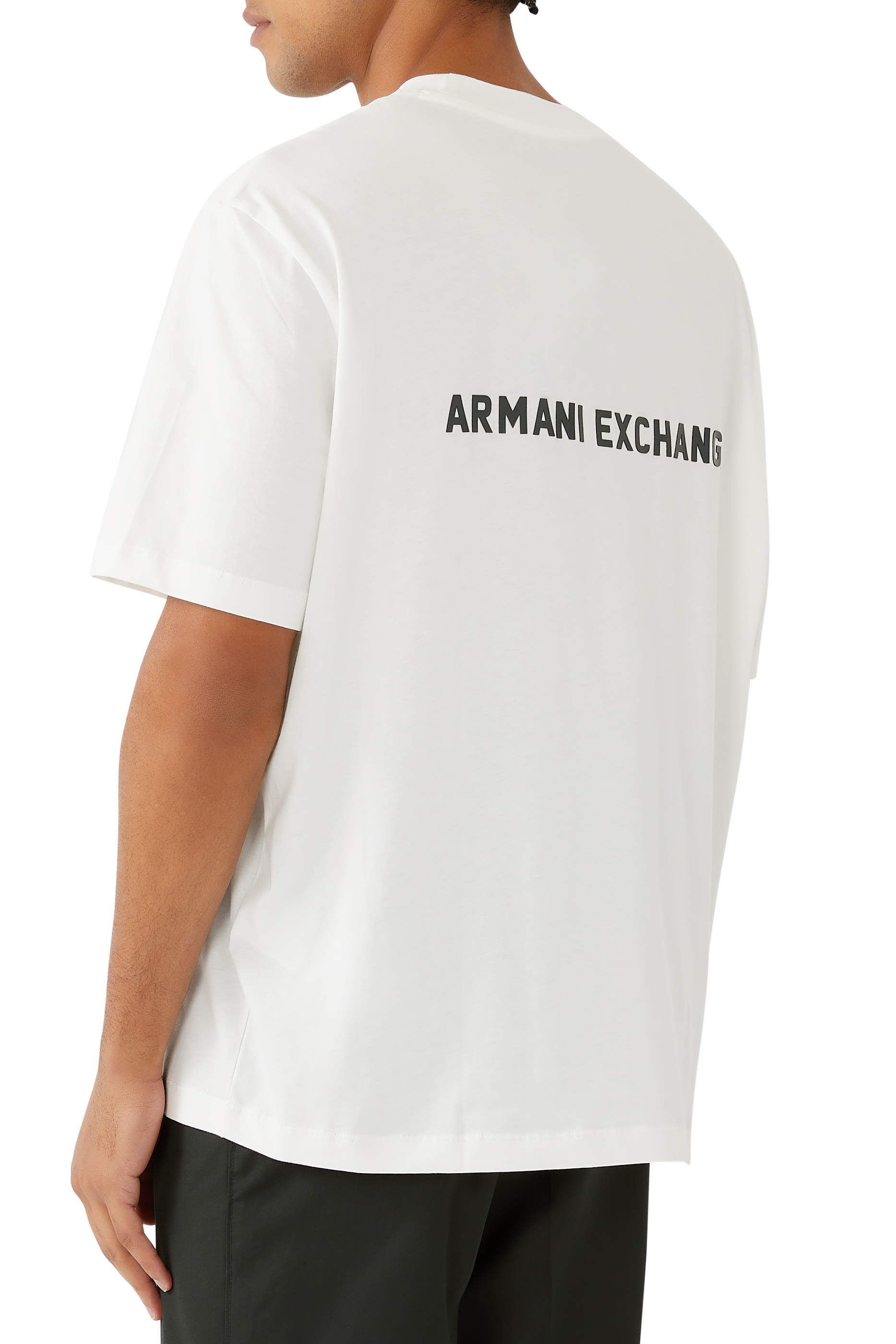 تيشيرت بطبعة شعار الماركة في الخلف والأمام