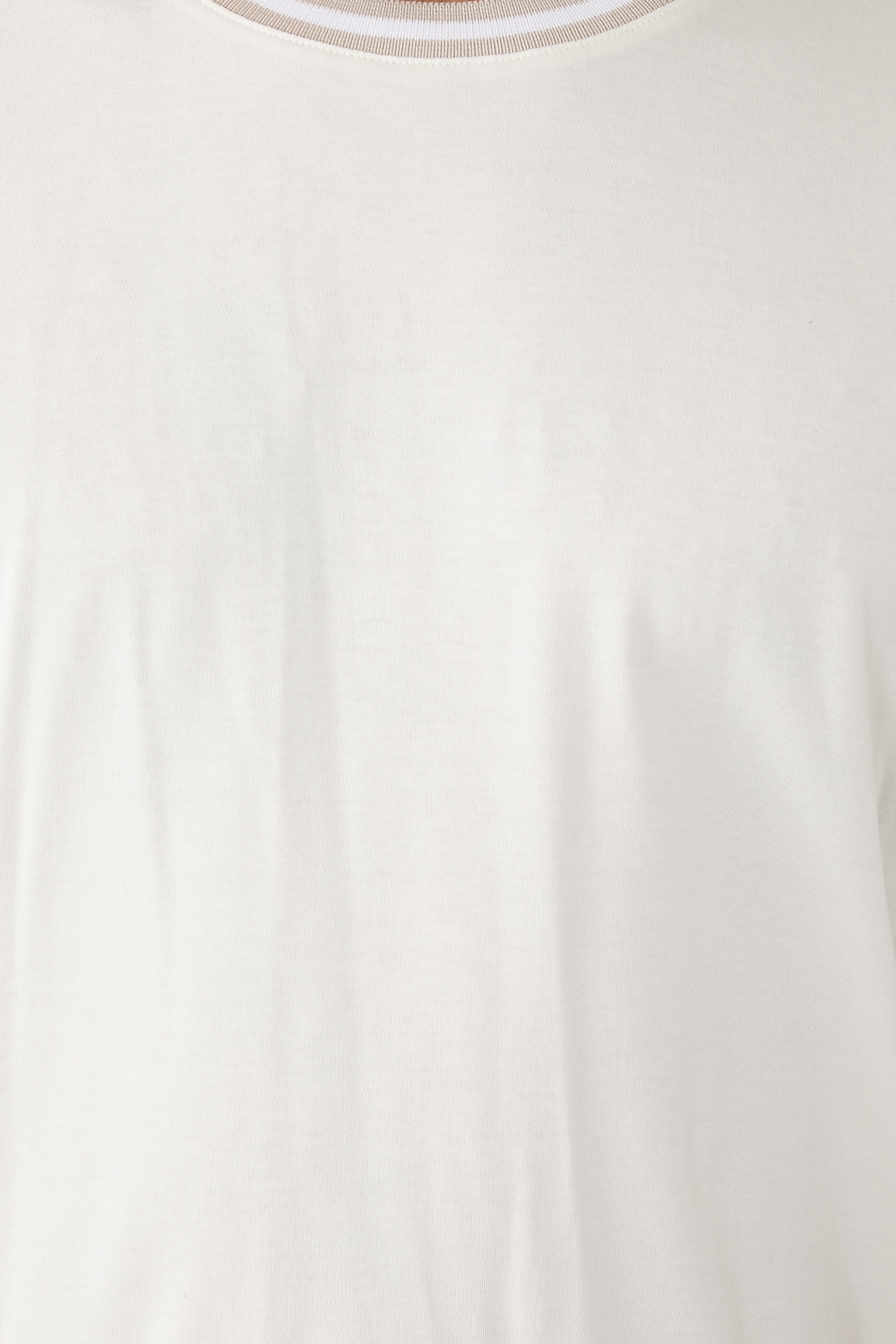 تيشيرت بشعار الماركة