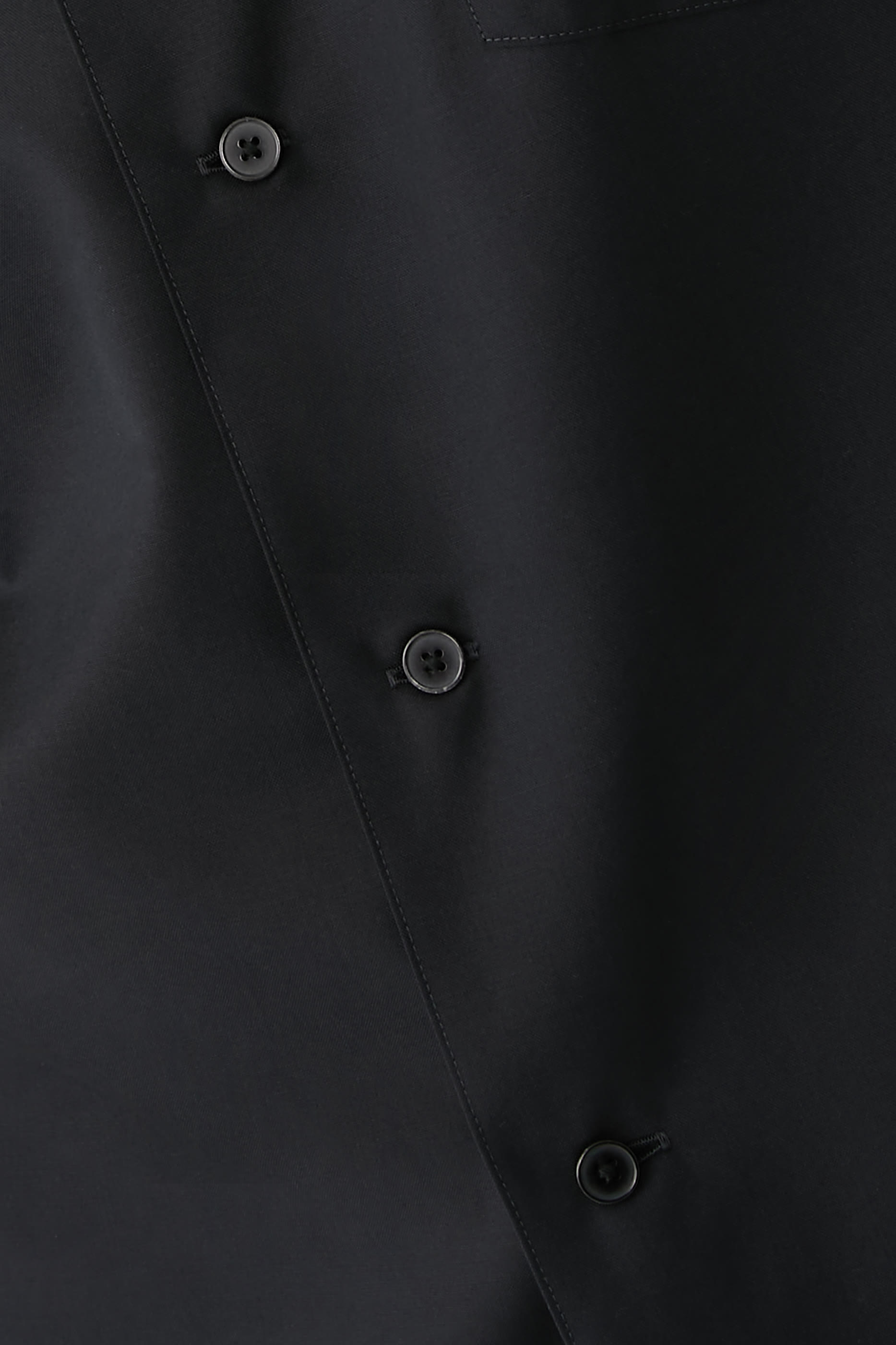 تيشيرت بنصف أكمام وياقة مفتوحة صوف استوائي ناعم للغاية