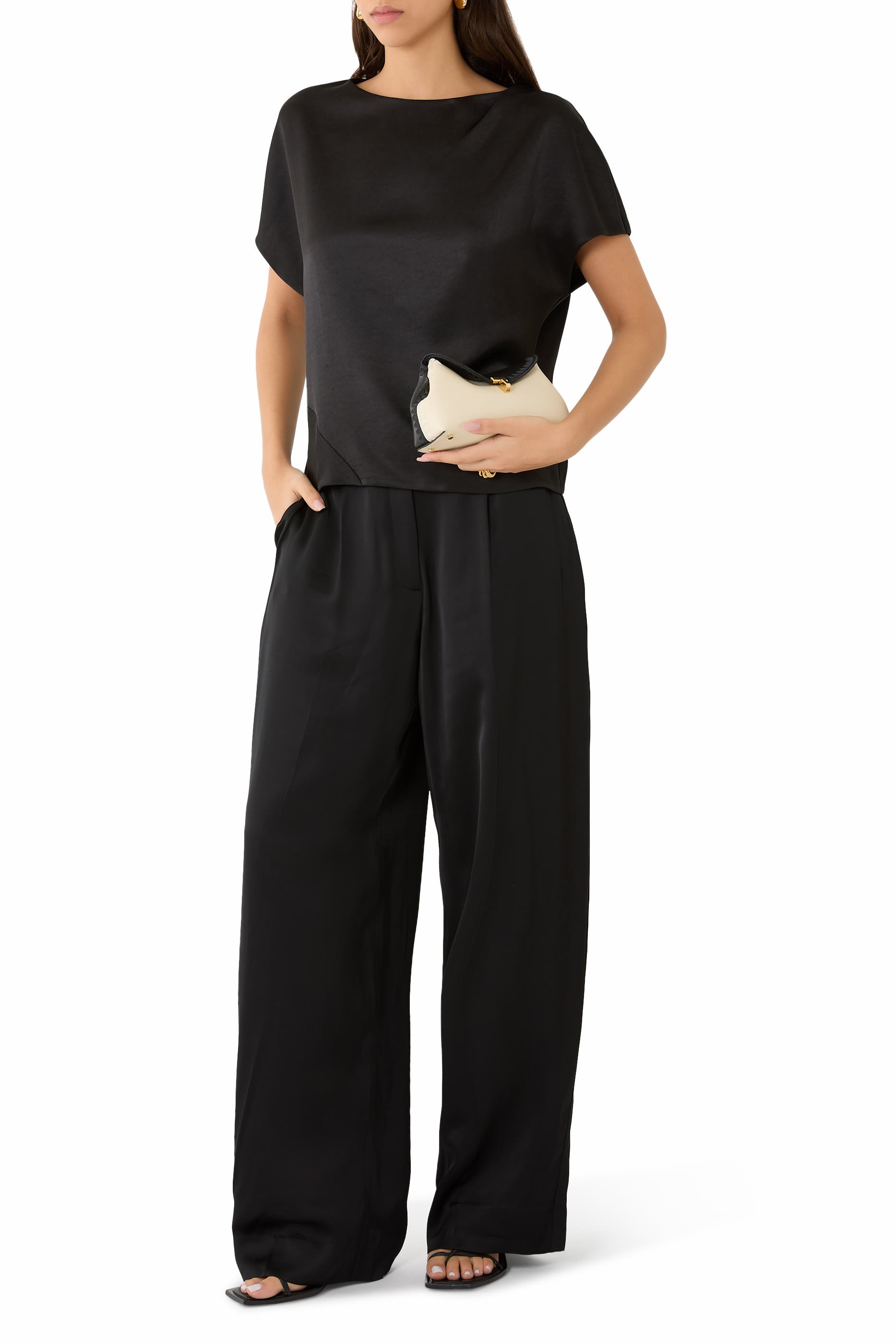 بلوزة بأكمام دولمان درابيه