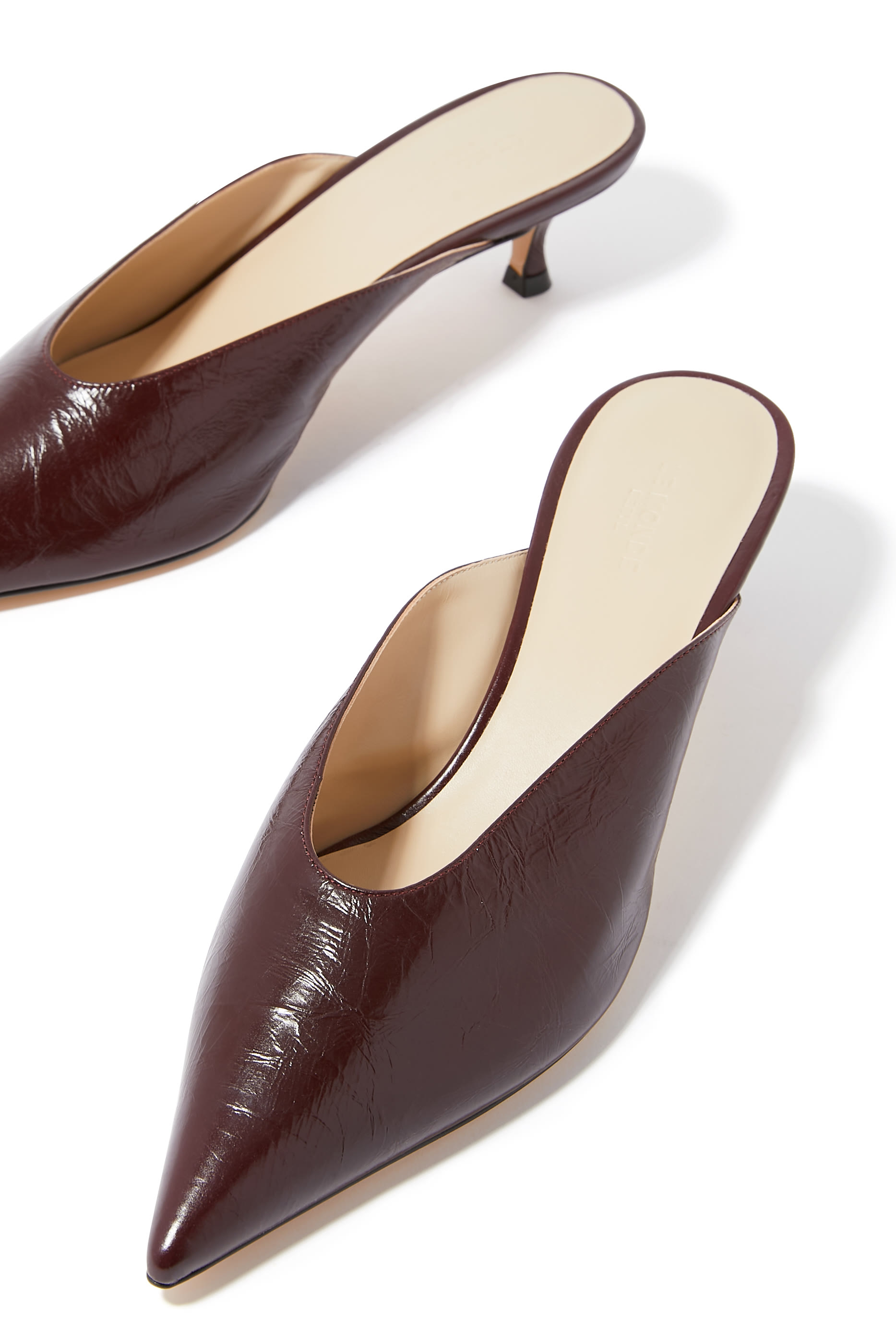 حذاء فيترن 40 شفاف مفتوح من الخلف بكعب منخفض