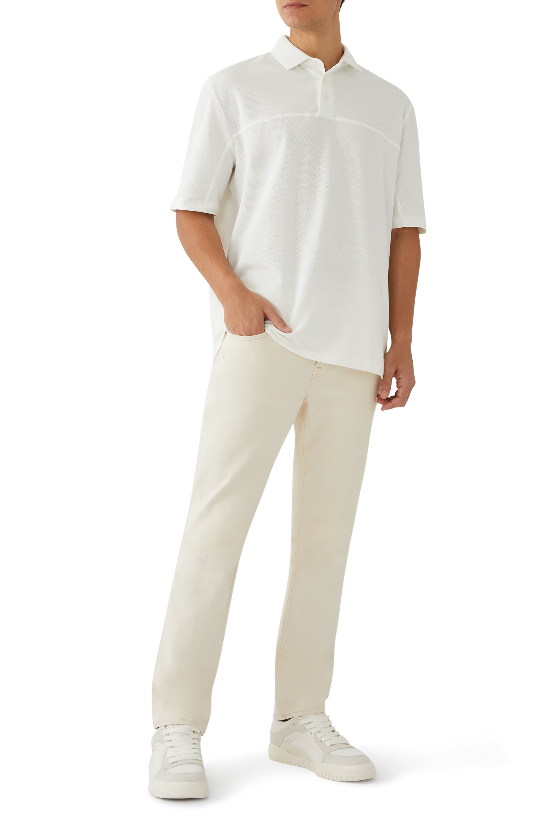 قميص بولو بأزرار بشعار الماركة