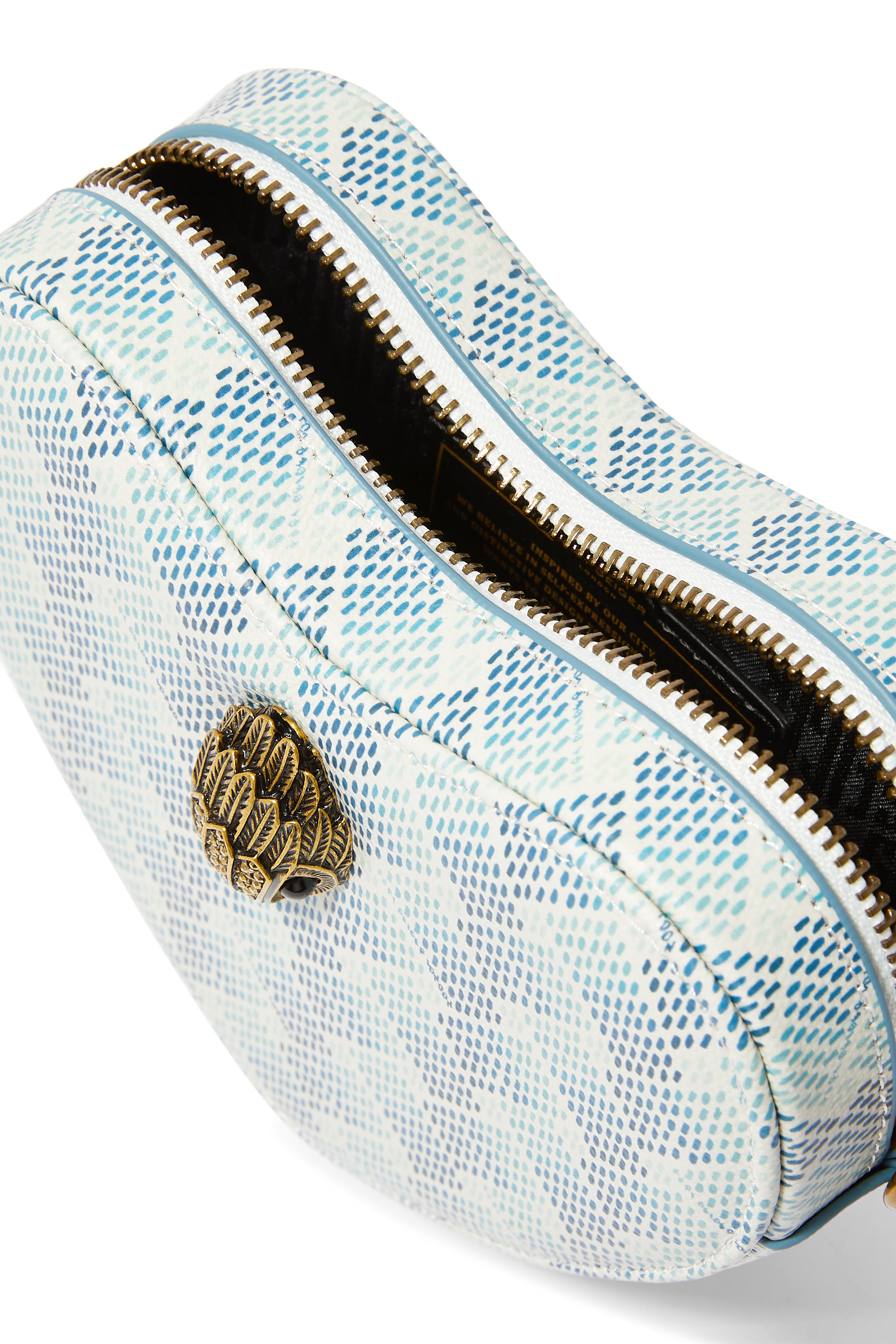 حقيبة كروس بودي كامدن بتصميم قلب