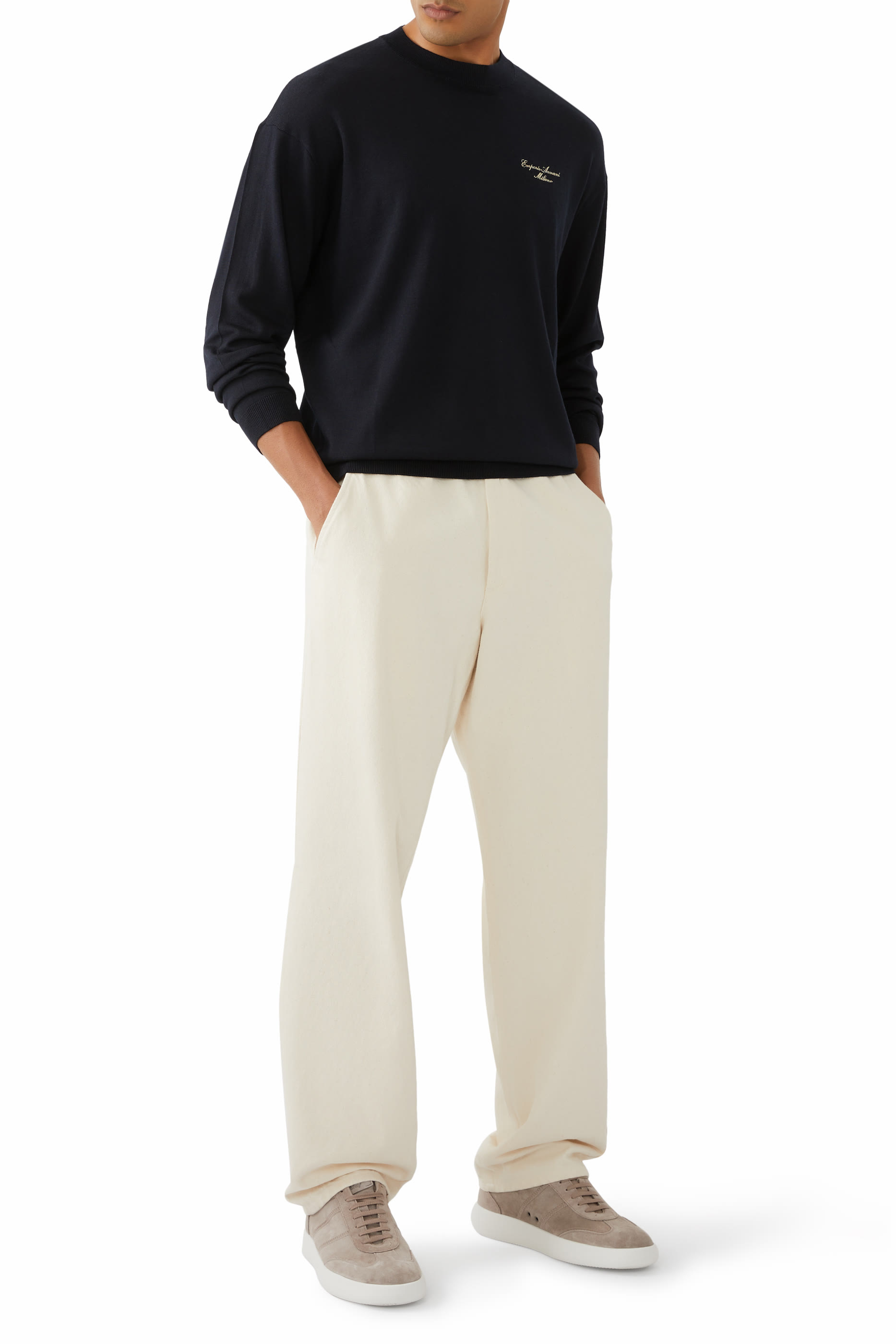 كنزة بشعار الماركة