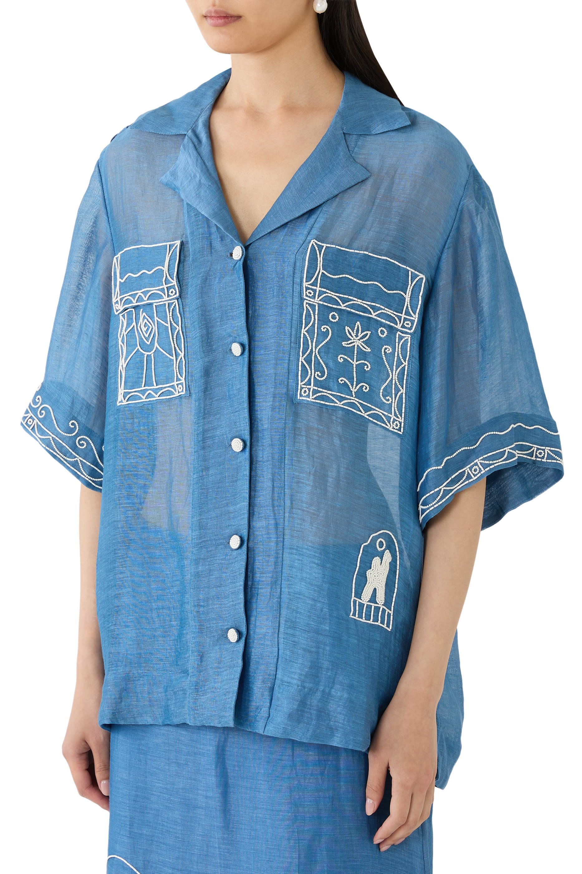 قميص ياسمين مطرز بقصة فضفاضة