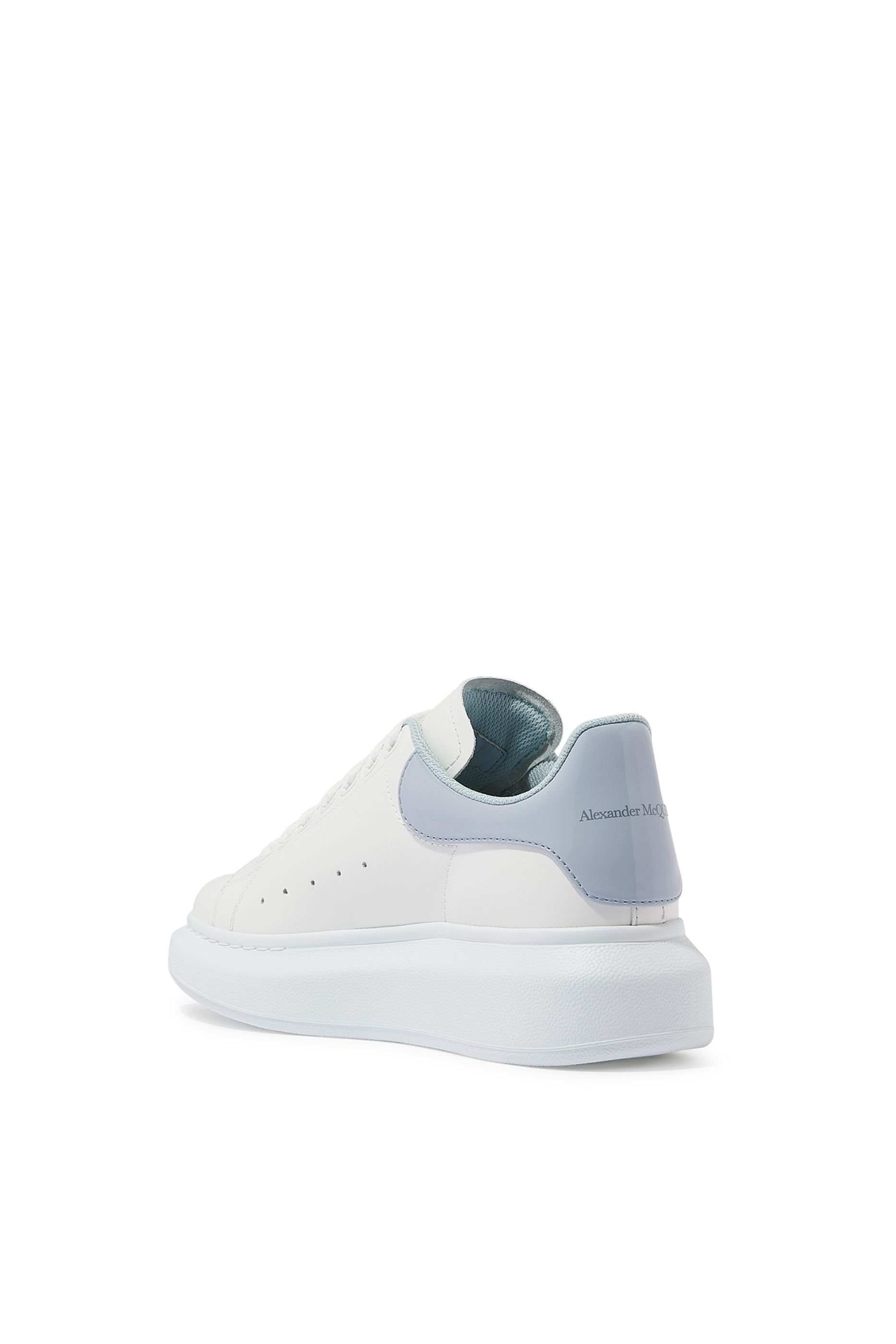 سنيكرز بنعل مطاطي كبير